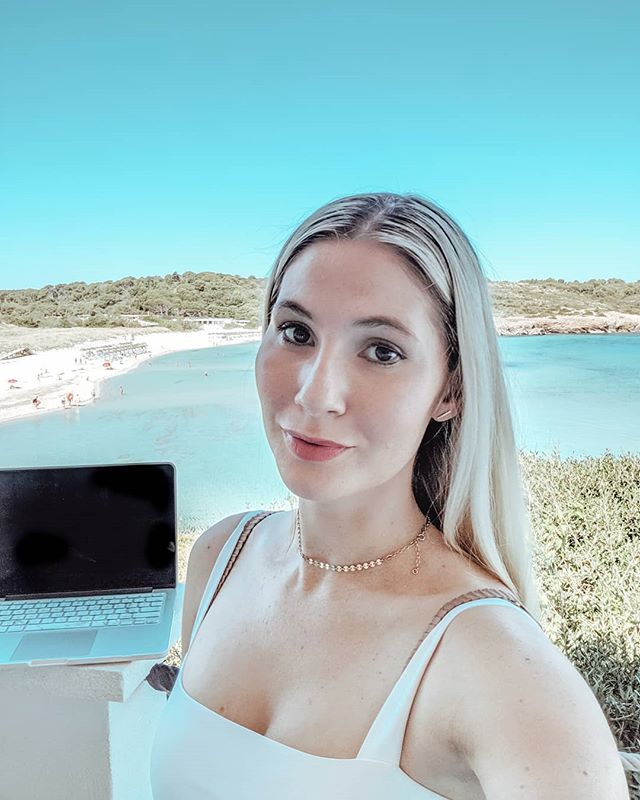 Can a computer, robot, AI or intelligence assistance (IA) do your job? ⁣
⁣
&quot;Future Proofing&quot; has become a buzz phrase over the last few years, and for good reason. Technology continues to make job obsolete faster than students can complete 