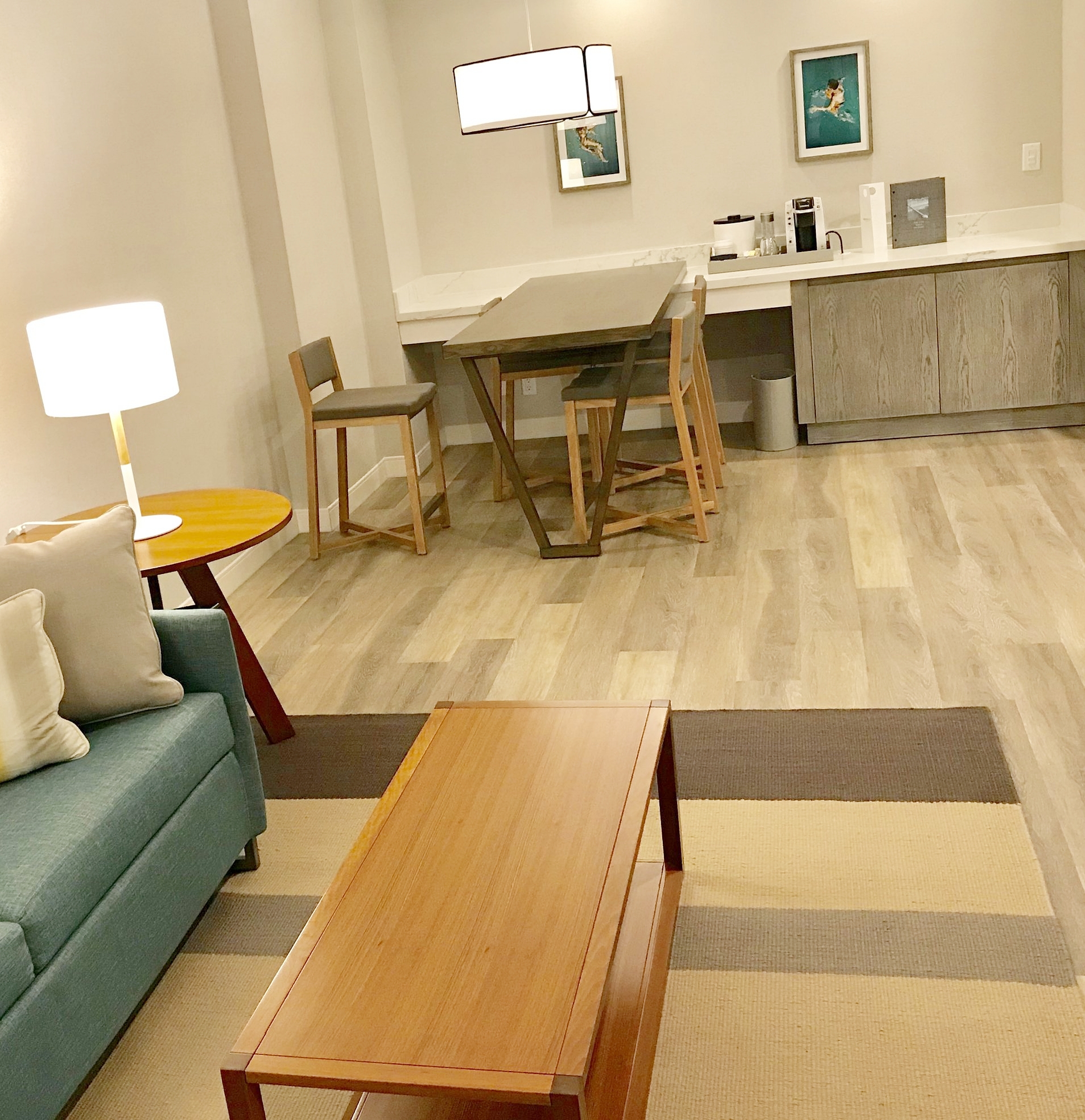 Living room of a Suite @WestDrift Hotel an Autograph Collection - Manhattan Beach