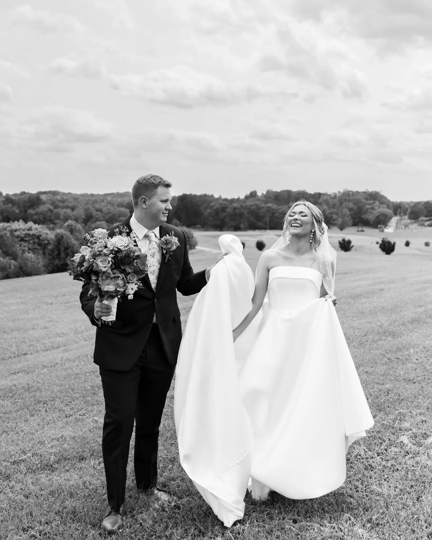 Gearing up for another fall wedding this weekend and I can&rsquo;t help but reminisce on the weddings I photographed this summer. I say it every year, but I can&rsquo;t believe another year is almost over. I am looking forward to making Christmas coo