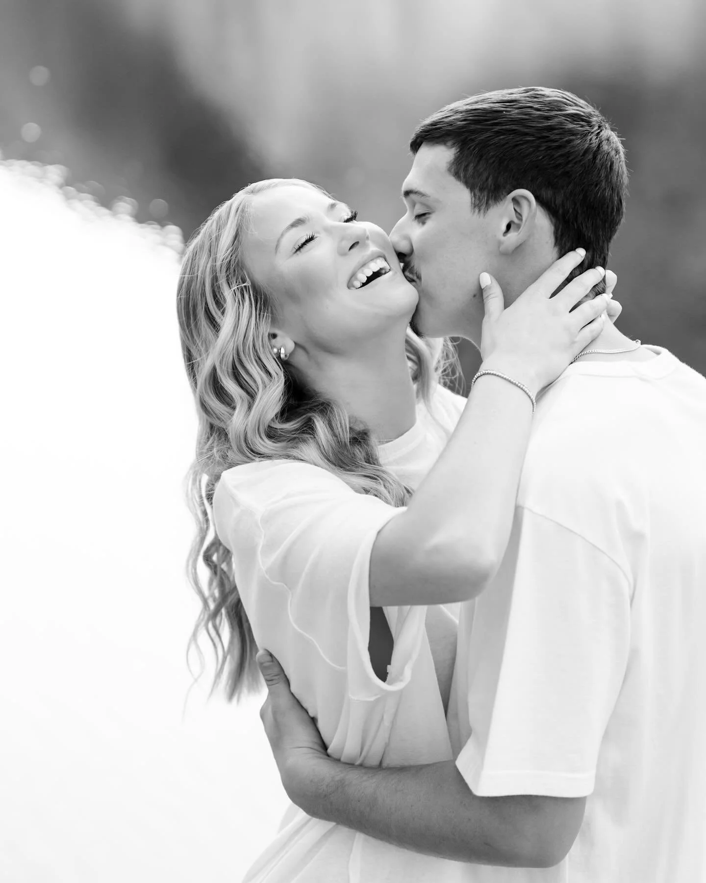 This engagement session!! 😍💍🙌🏻
Braelyn and Skyler made my job so easy during their golden hour engagement shoot. I absolutely loved getting to work with them and document the next part of their love story!! ❤️

#easttnphotographer #knoxvilleweddi