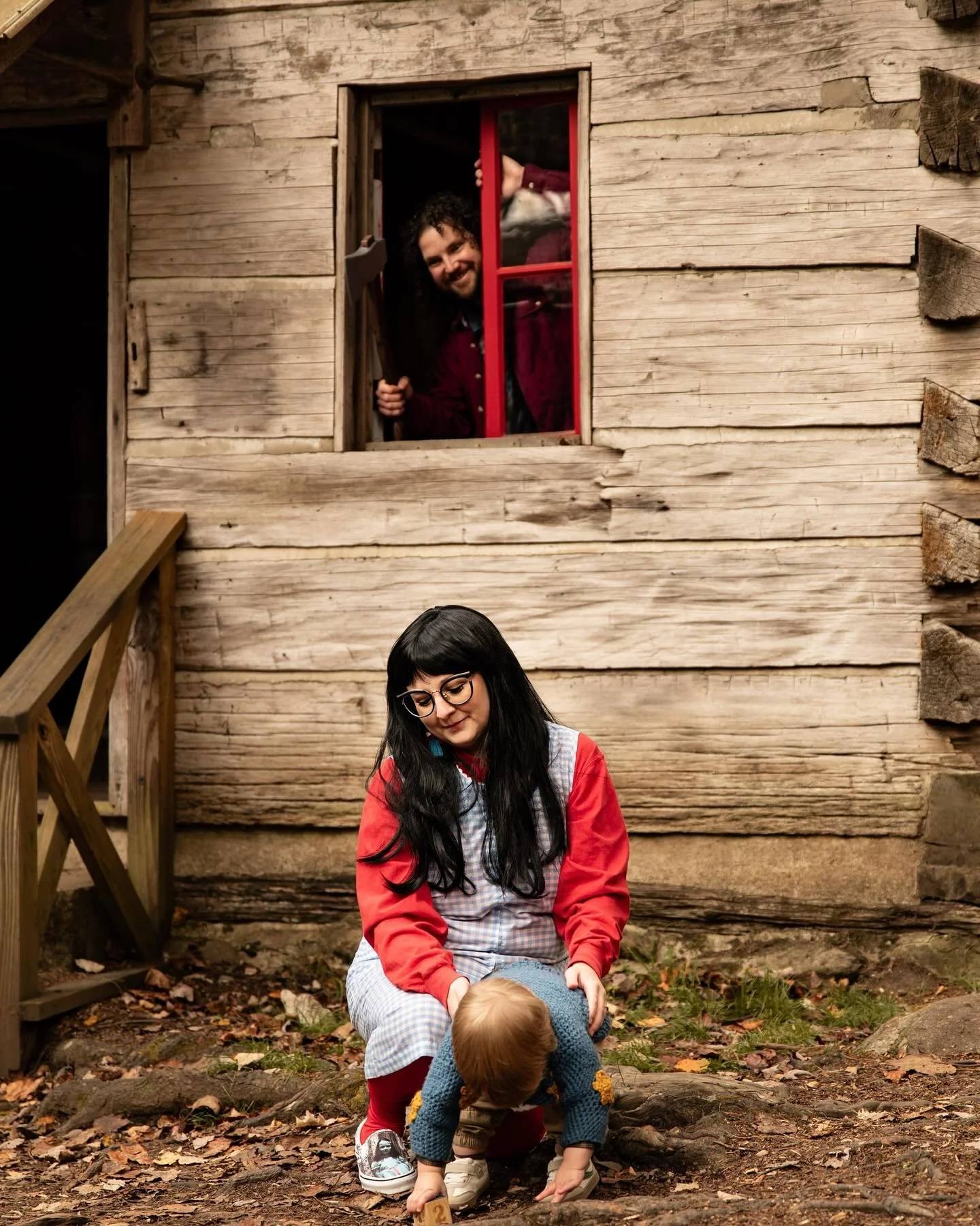 &ldquo;All work and no play makes Jack a dull boy.&rdquo;
It&rsquo;s not a hidden fact that your girl looooves Halloween. So when @ghostly.elf messaged me asking if I would do a family shoot for her but it was going to be themed as The Shining&hellip