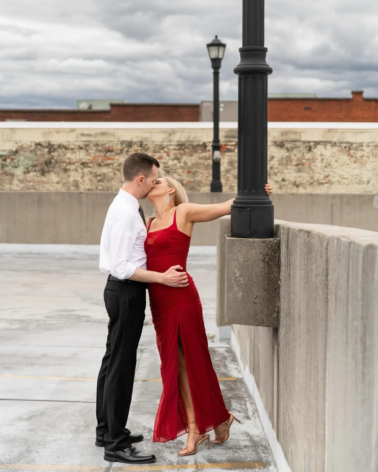 I had the BEST time with Alyssa and Josh!! Those smiles are 100% authentic because we simply couldn&rsquo;t stop laughing. These two compliment each other perfectly and I can&rsquo;t wait to watch them tie the knot next month! 💍❤️
Also a huge shouto