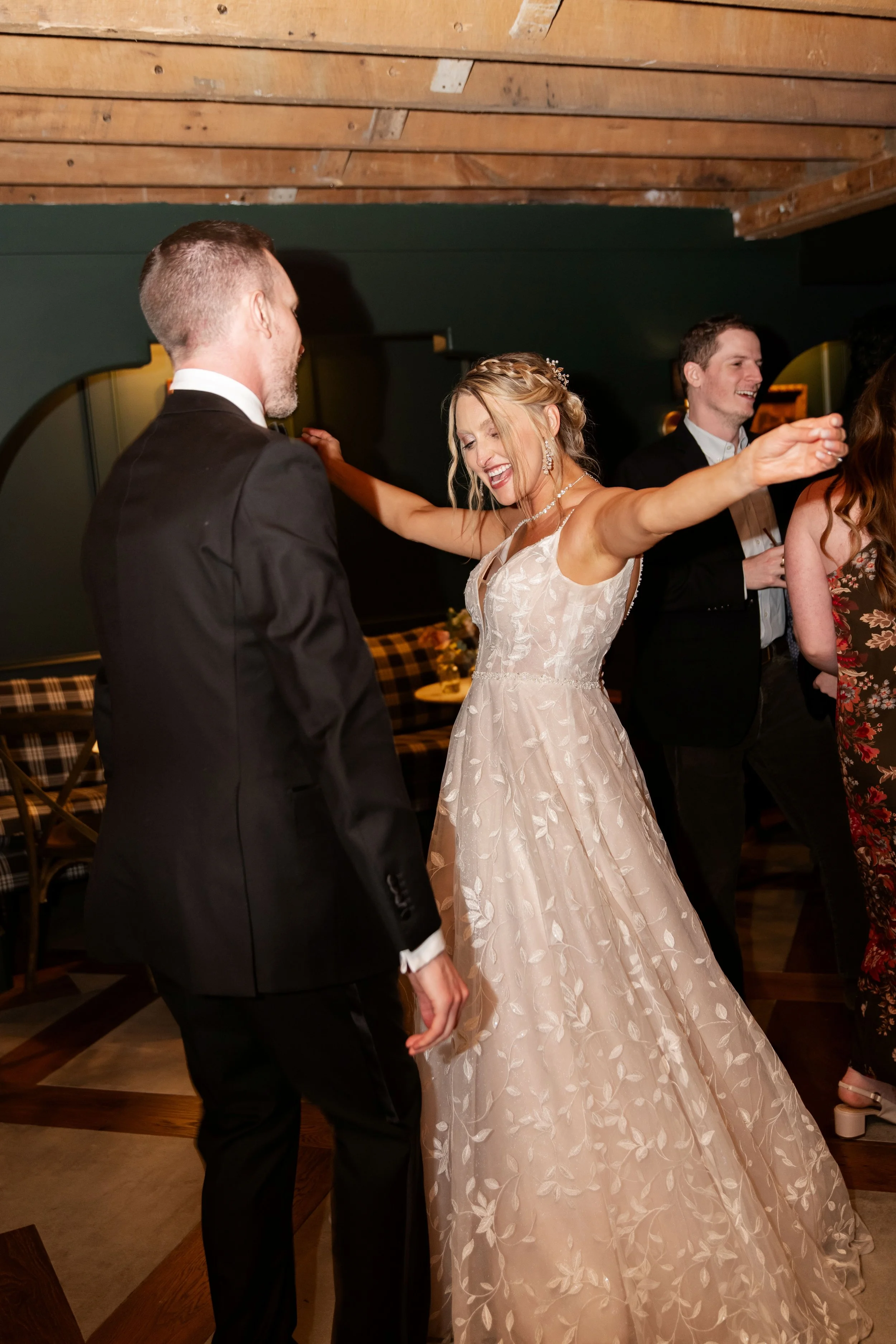 brittney_beeler_photography_maryville_wedding-62055.jpg