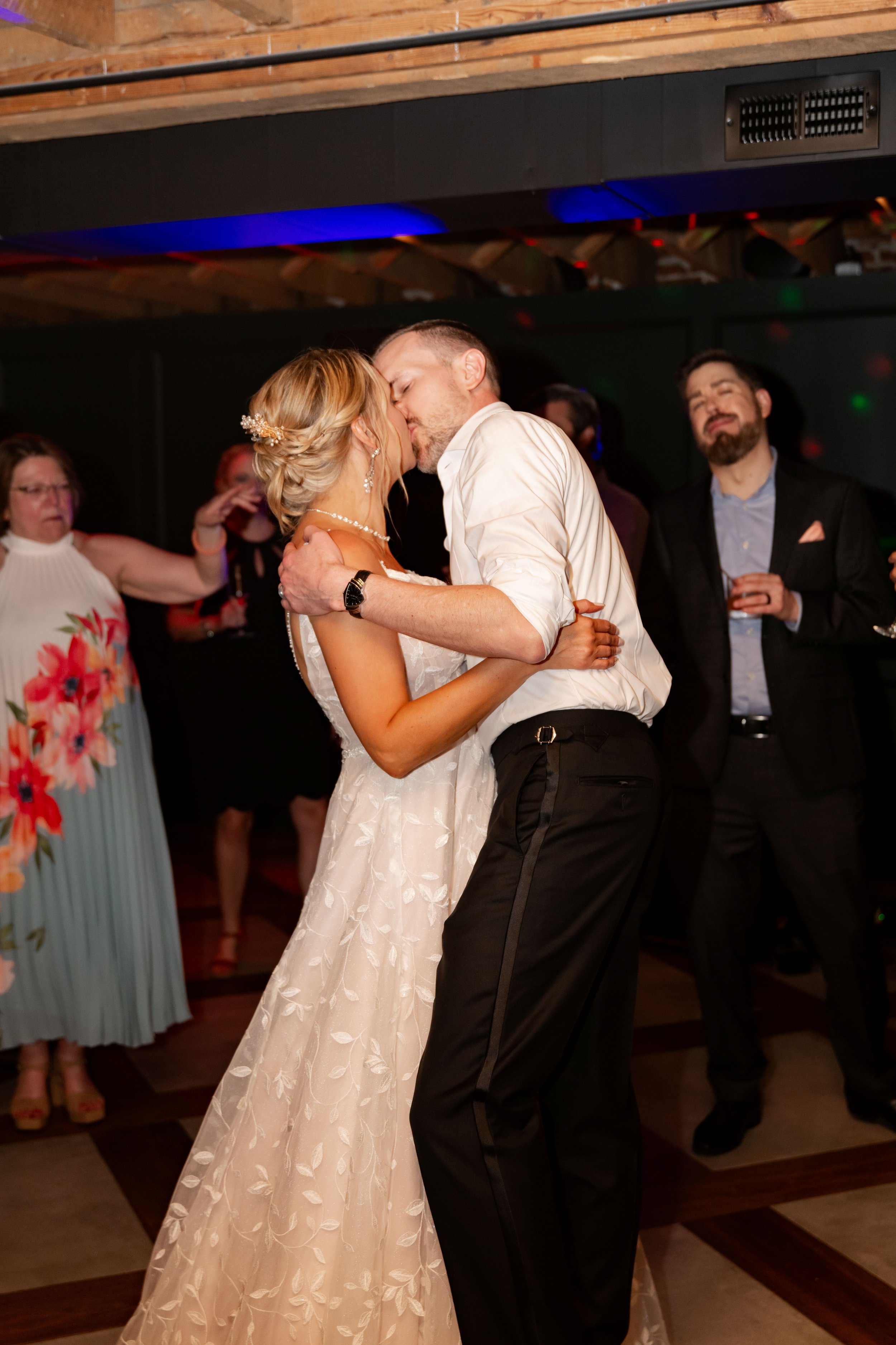 brittney_beeler_photography_maryville_wedding-63355.jpg