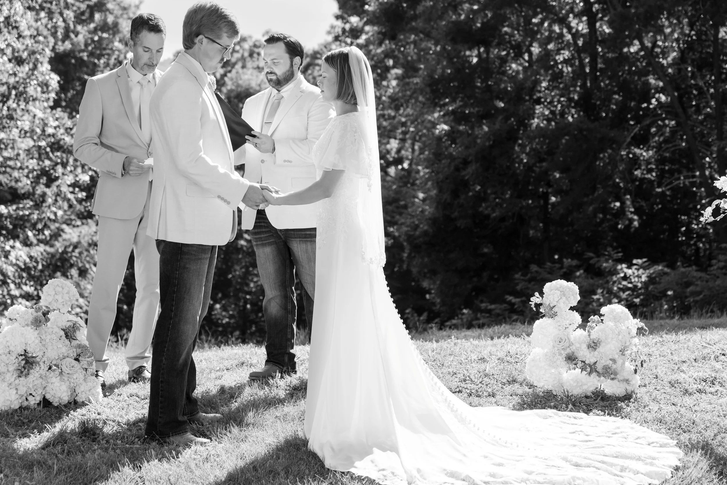 brittney_beeler_photography_the_abby_farm_louisville_wedding-359.jpg