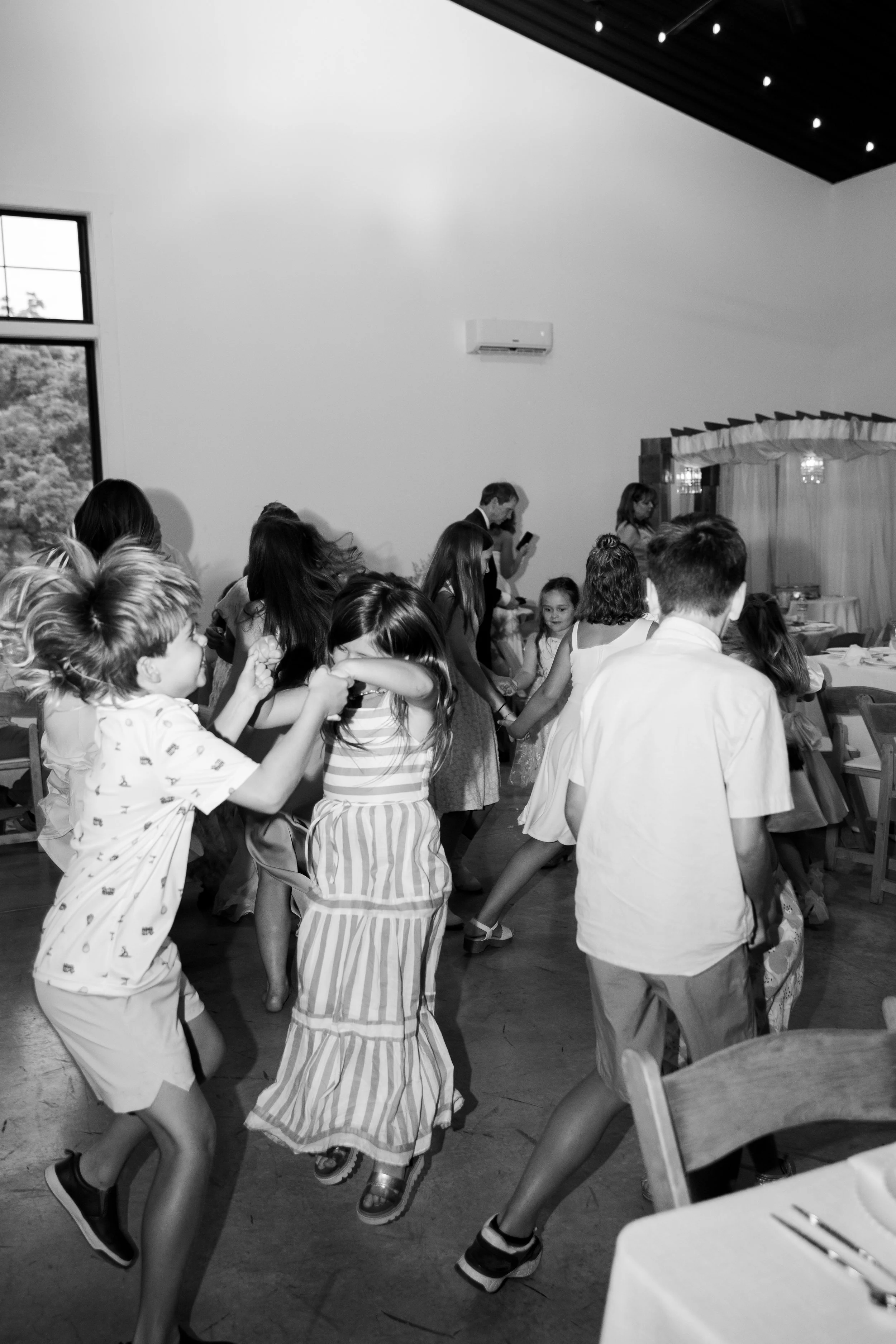 brittney_beeler_photography_the_abby_farm_louisville_wedding-658.jpg