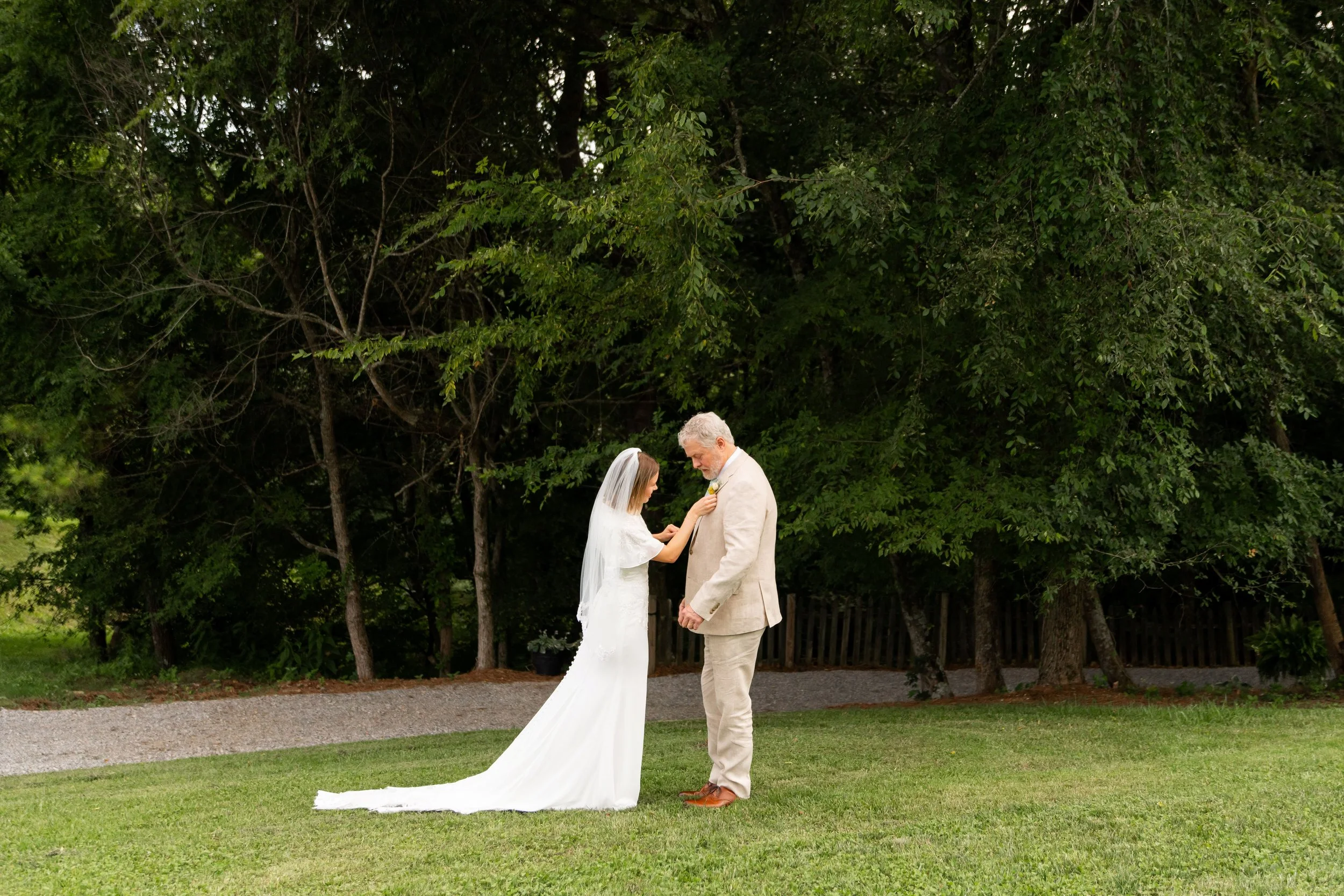 brittney_beeler_photography_the_abby_farm_louisville_wedding-197.jpg