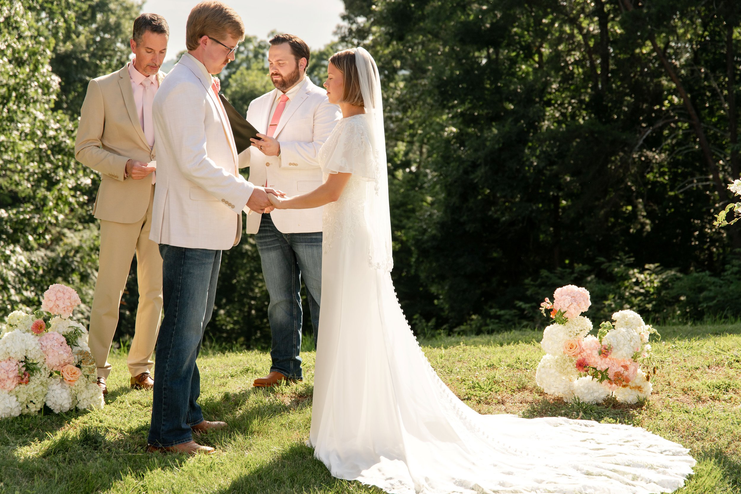 brittney_beeler_photography_the_abby_farm_louisville_wedding-358.jpg