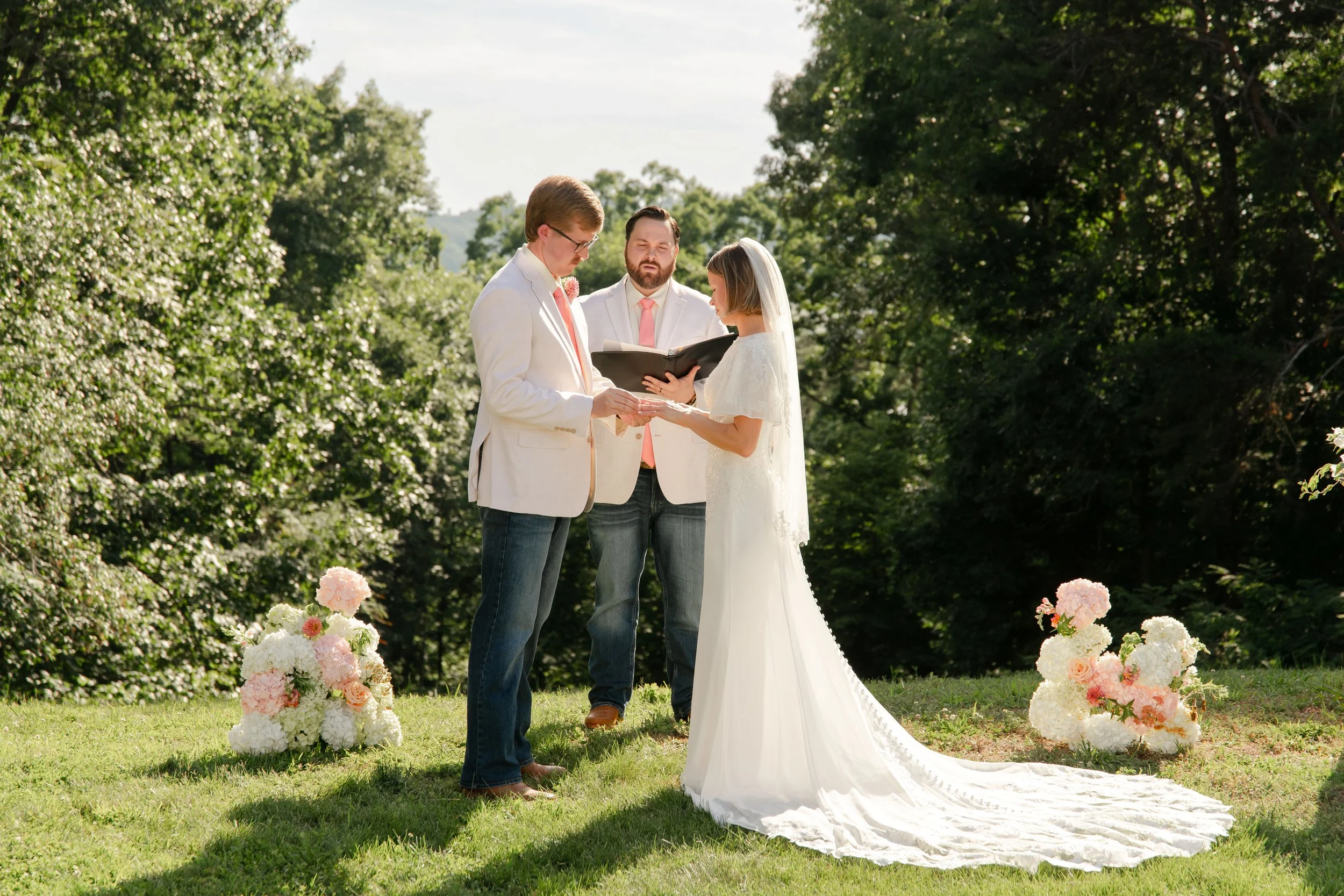 brittney_beeler_photography_the_abby_farm_louisville_wedding-367.jpg