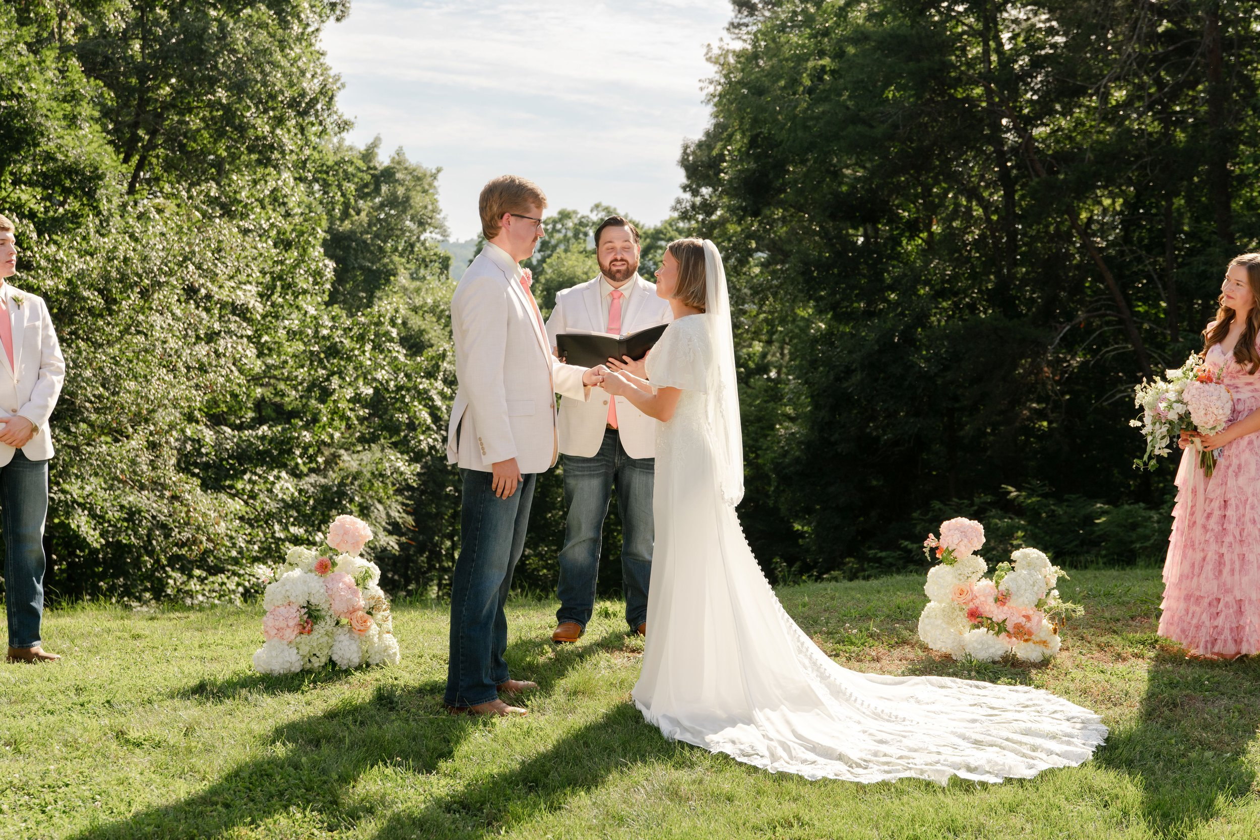 brittney_beeler_photography_the_abby_farm_louisville_wedding-374.jpg
