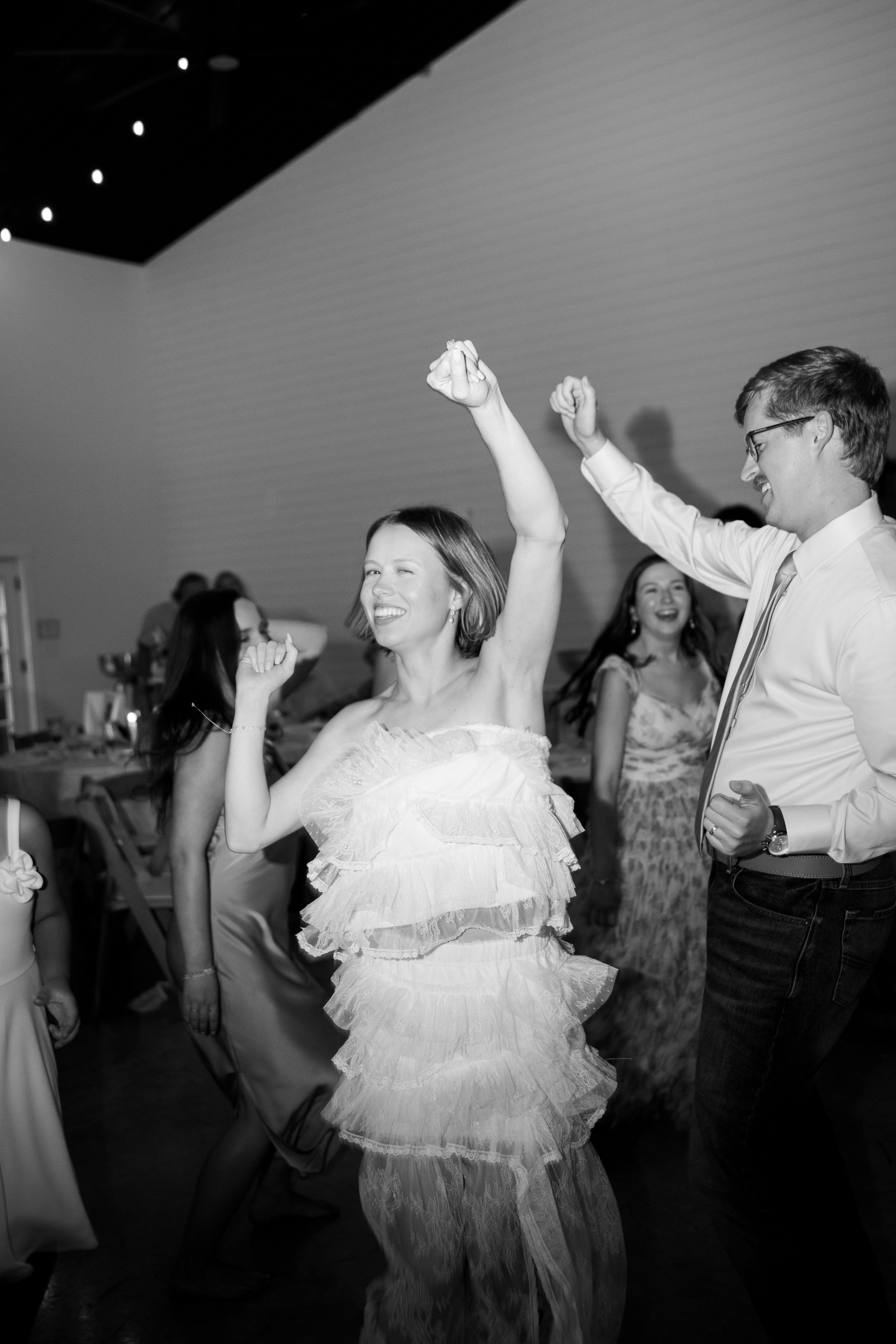 brittney_beeler_photography_the_abby_farm_louisville_wedding-661.jpg