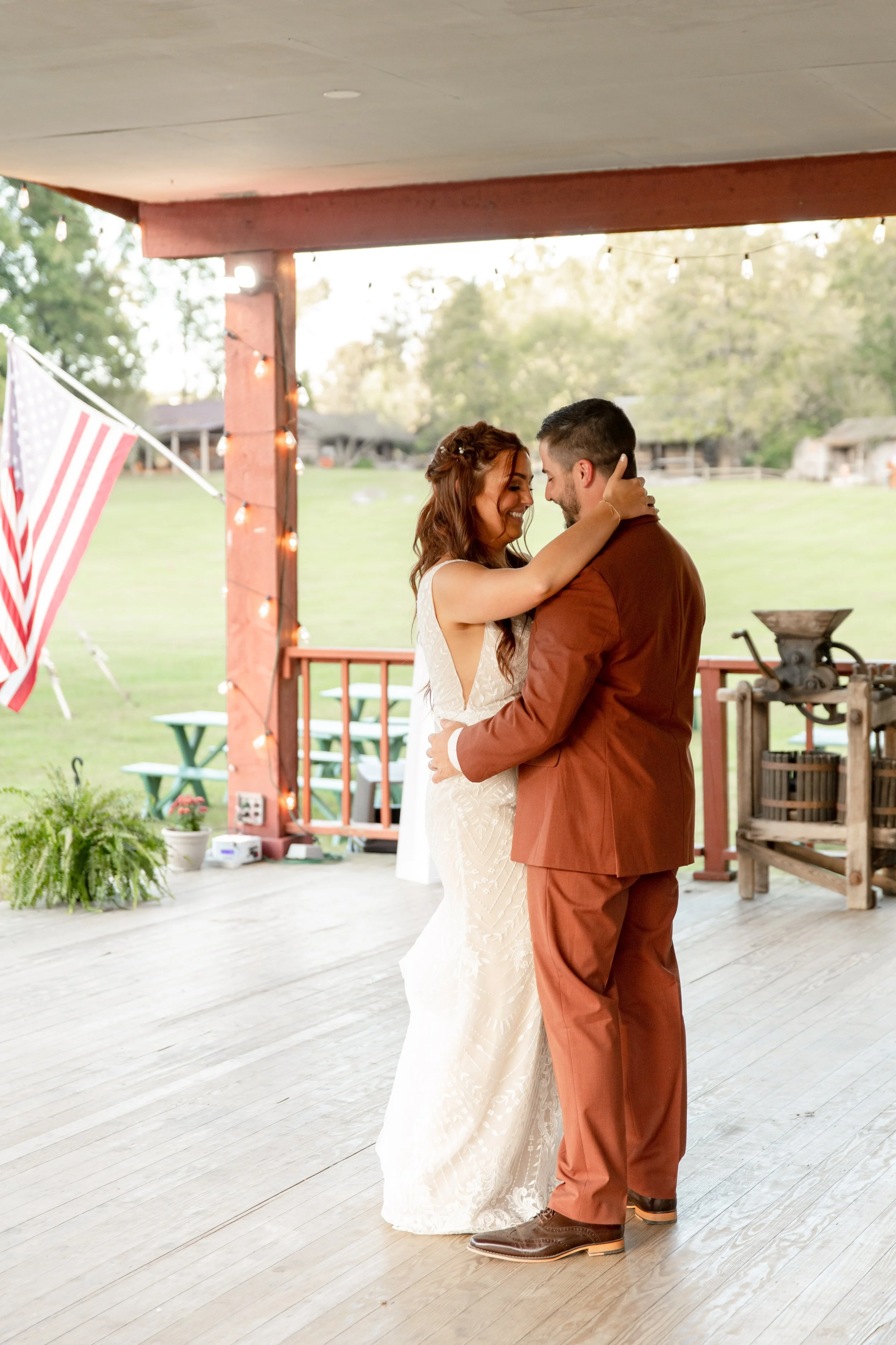 brittney_beeler_photography_niebel_wedding_museum_of_appalachia-227-2.jpg