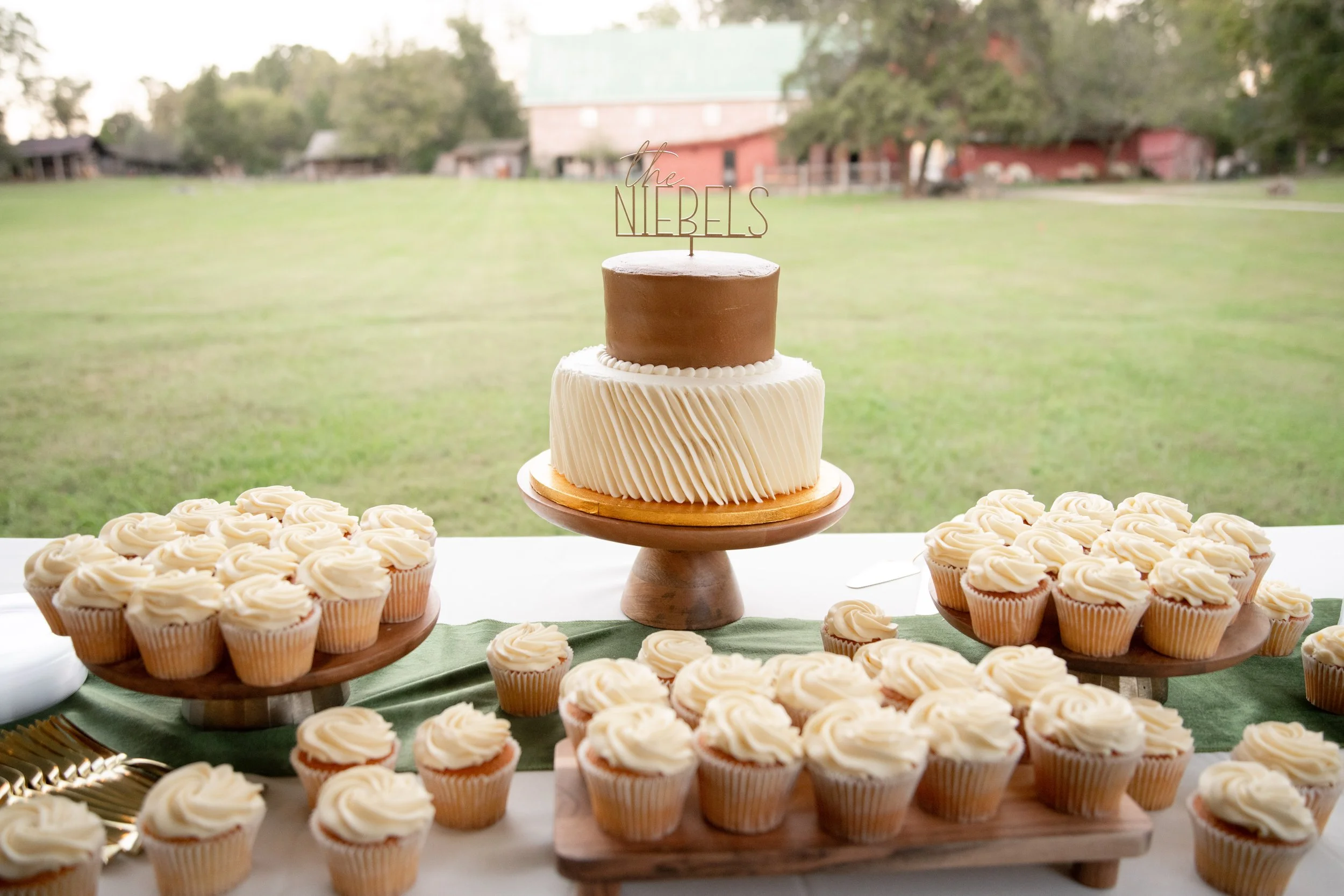 brittney_beeler_photography_niebel_wedding_museum_of_appalachia-317.jpg
