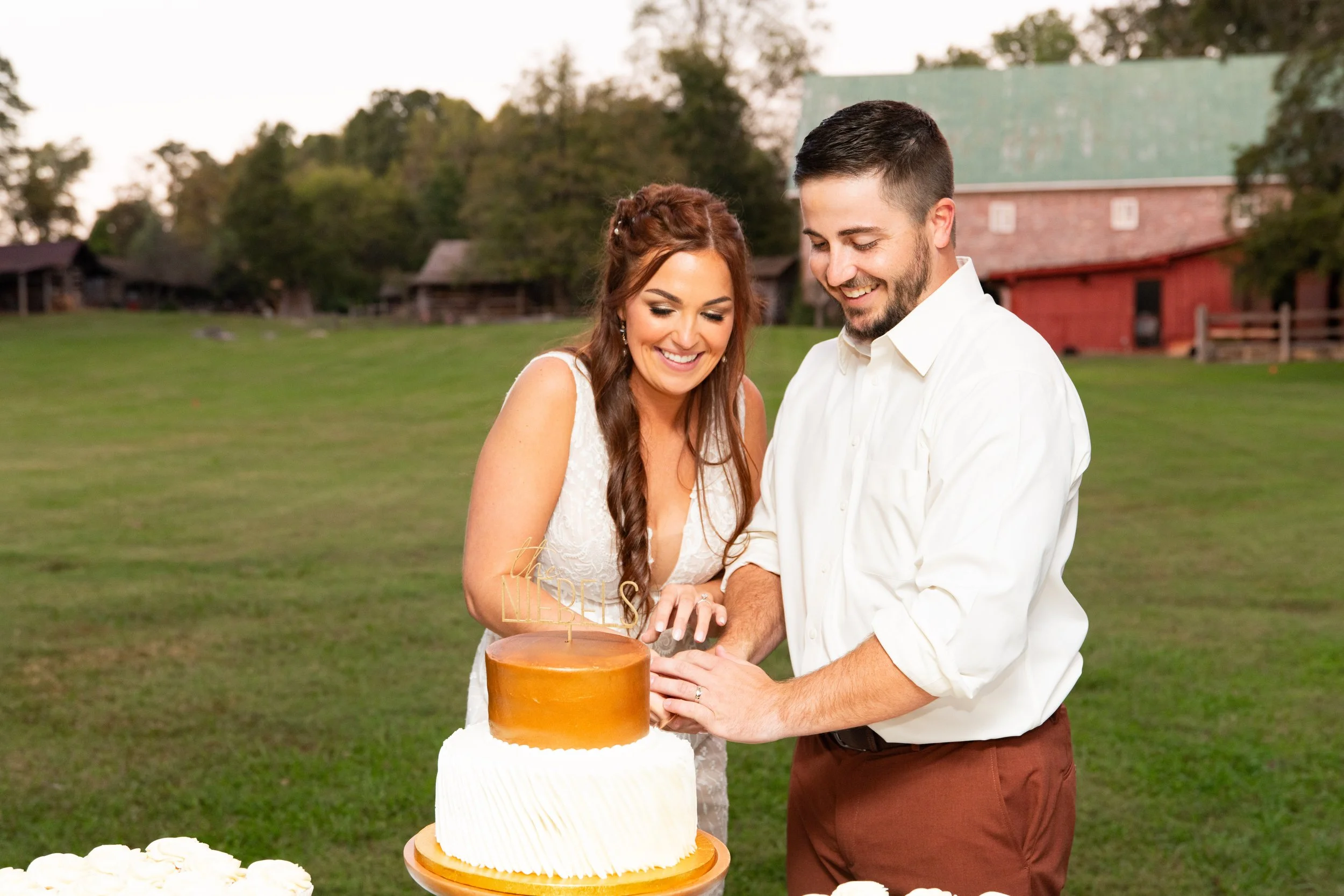 brittney_beeler_photography_niebel_wedding_museum_of_appalachia-323.jpg