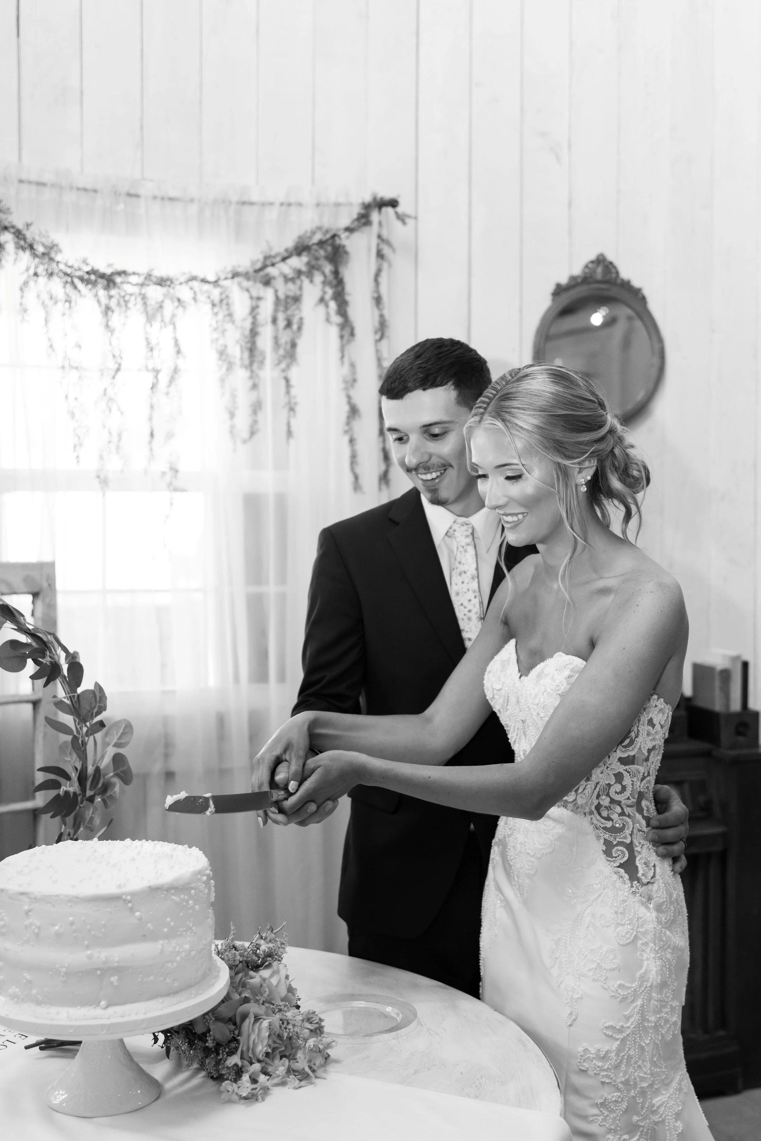 brittney_beeler_photography_spring_wedding_at_the_farm_at_bentley_fields-589.jpg
