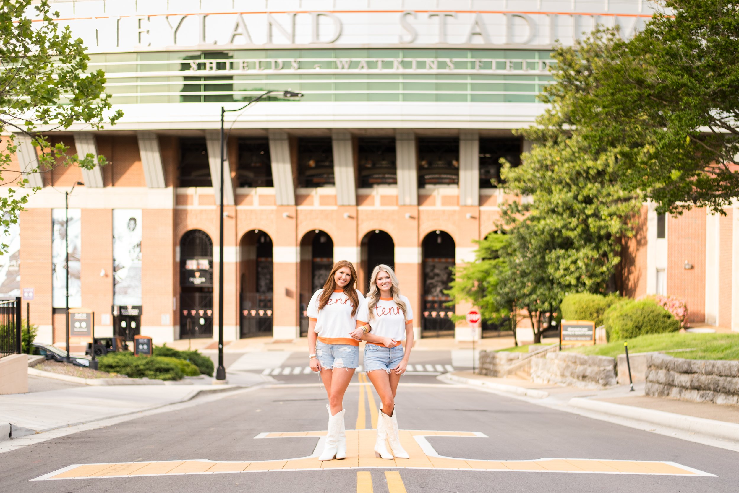 East Tennessee high school senior portrait session