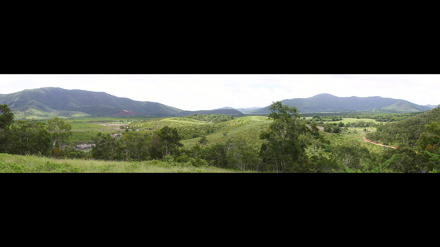 View west across site.jpg