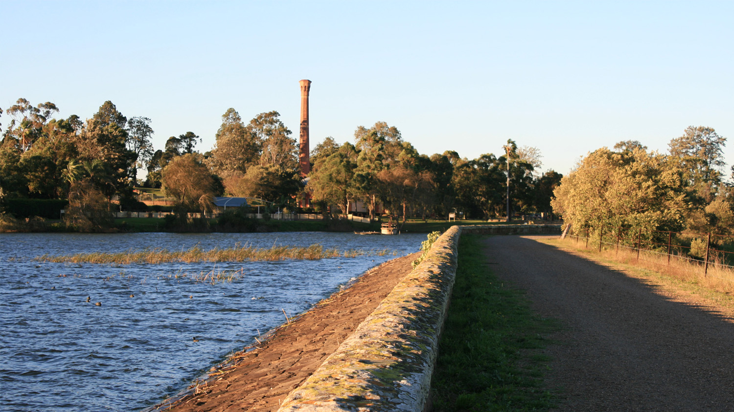 lakeside-track.jpg