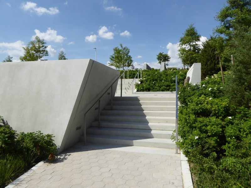 Stairs from riveredge path to terrace