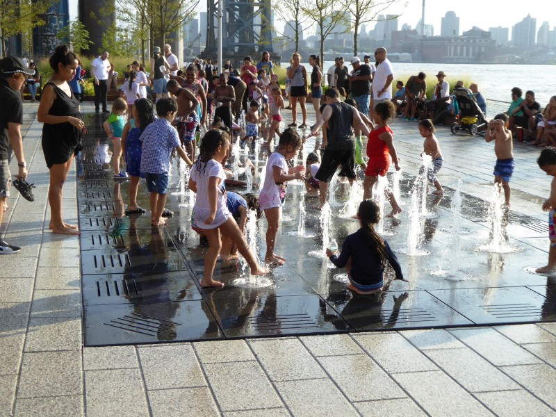 Pop up water play plaza