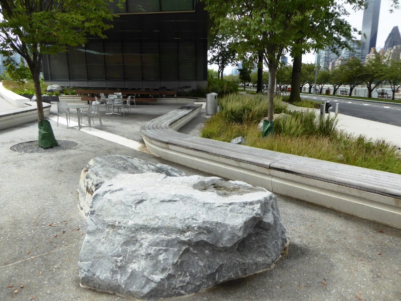 Rock &amp; seating wall adjoining Bloomberg Building
