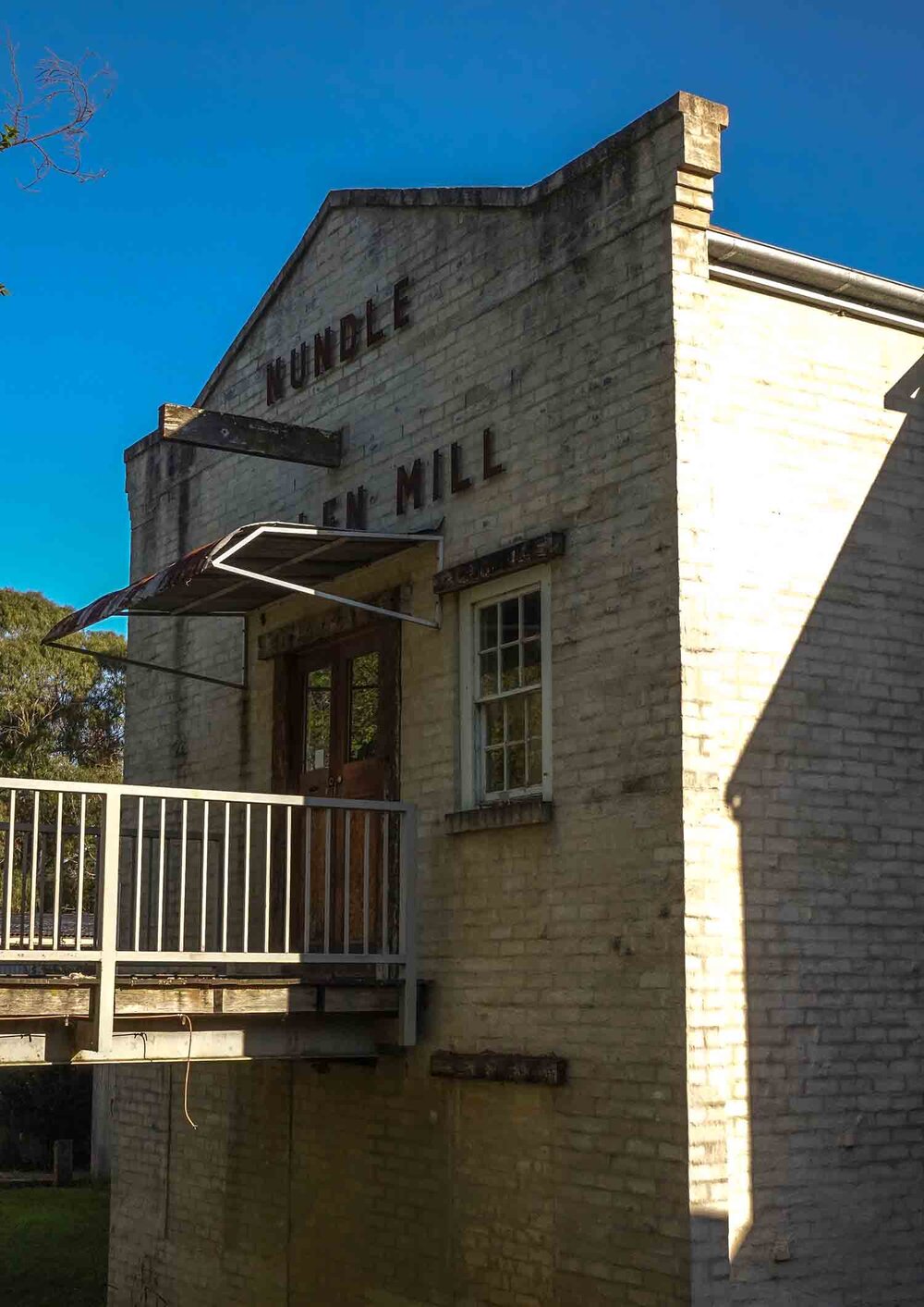 Nundle Woollen Mill entrance