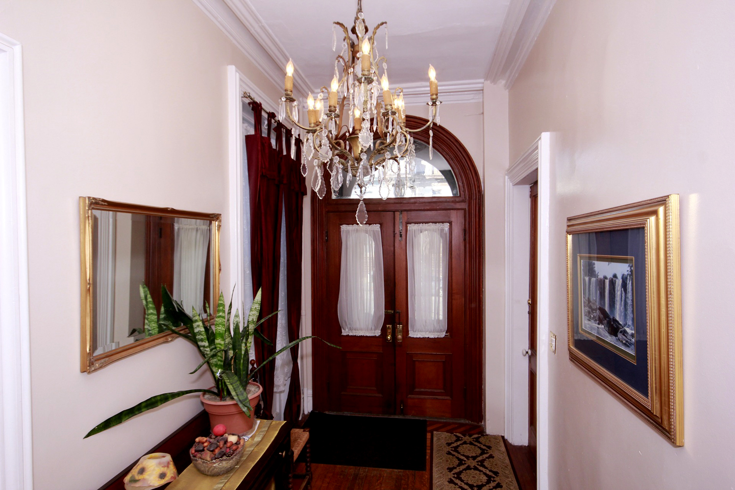 Historic District Mansion, Foyer