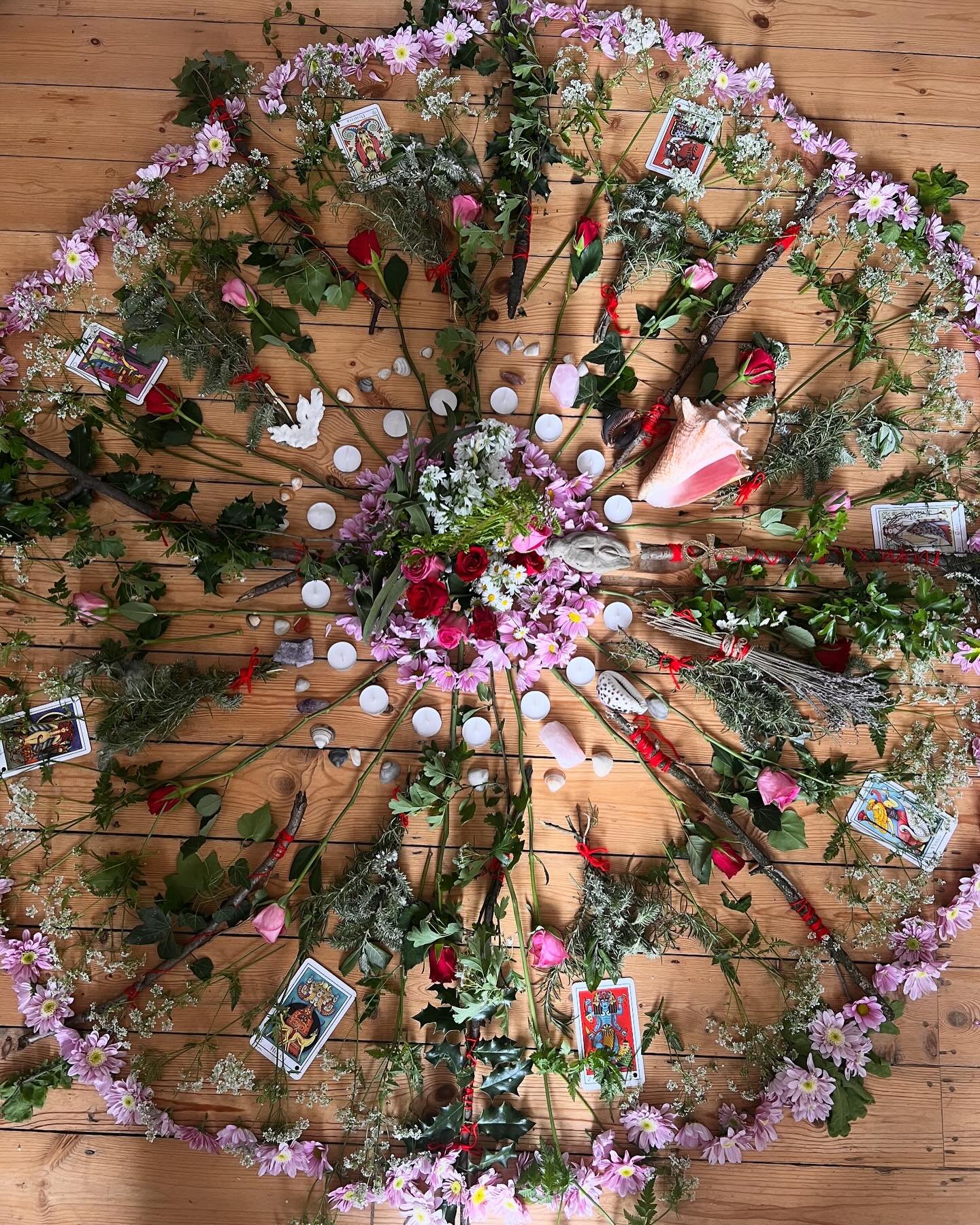 Beltane blessings of fertility, beauty and magic to you on this May Day!
.
Celebrating this beautiful Goddess mama @islandgirlinprint who we crowned in May blossom at the weekend with a circle of sisters, Cacao, prayers, intentions, red thread, so ma