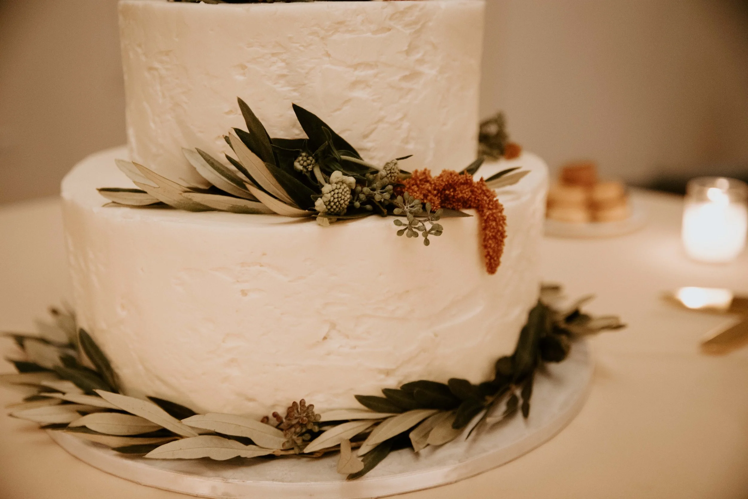 wedding cake greenery
