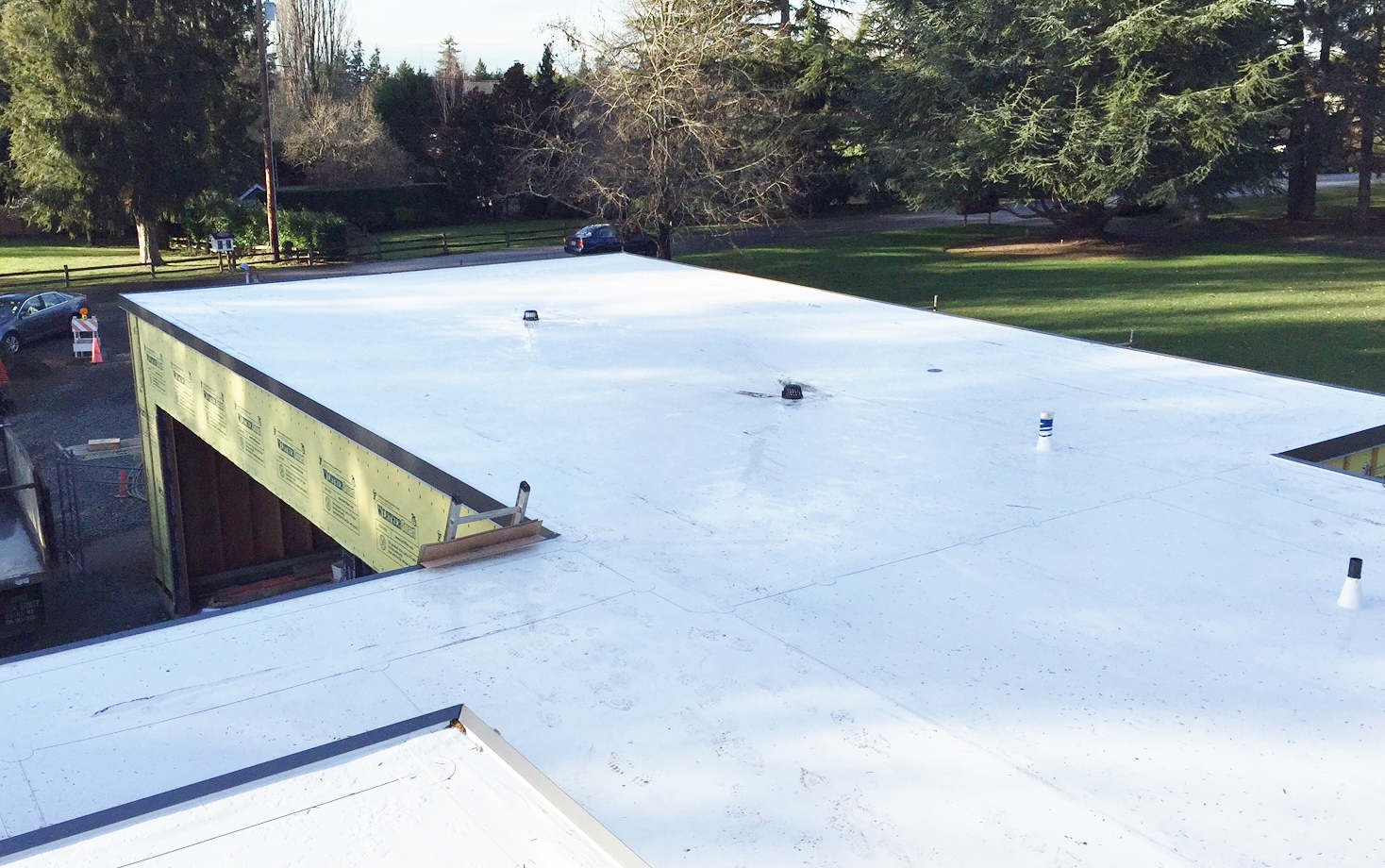 Modern vinyl heat seamed roofing