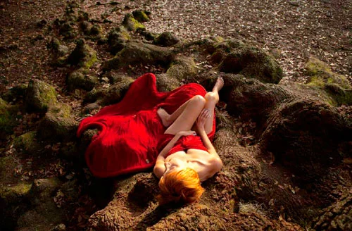 Photo by Pearl Gabel. Check out Lindsay's new ways of manifesting at alchemyofthesole.com