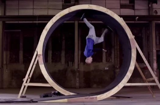 human_loop_the_loop_with_damien_walters_pepsi_max_unbelievable_live_for_now_you_tube_2.jpg