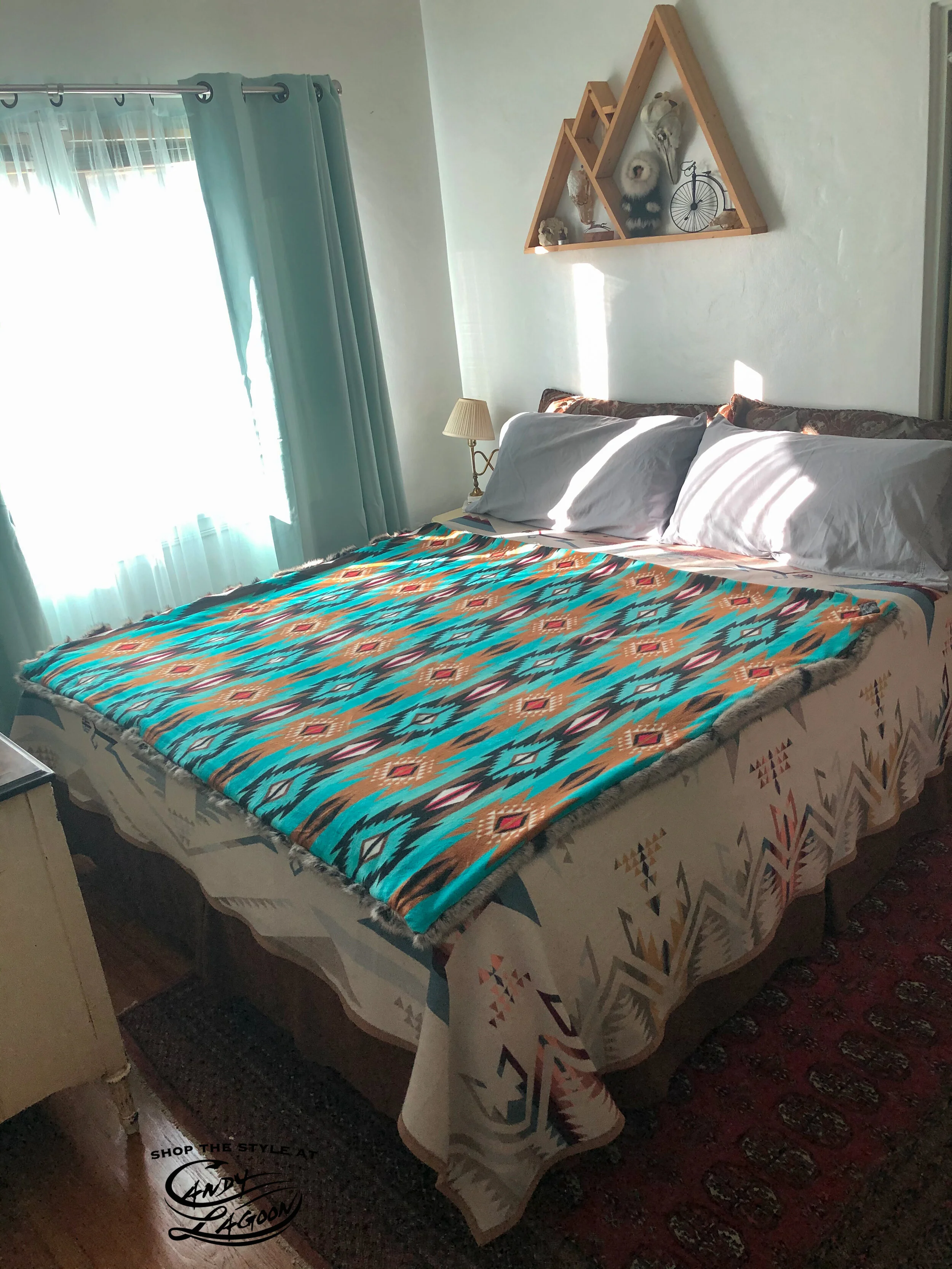 B - FEATURE LINER.jpg