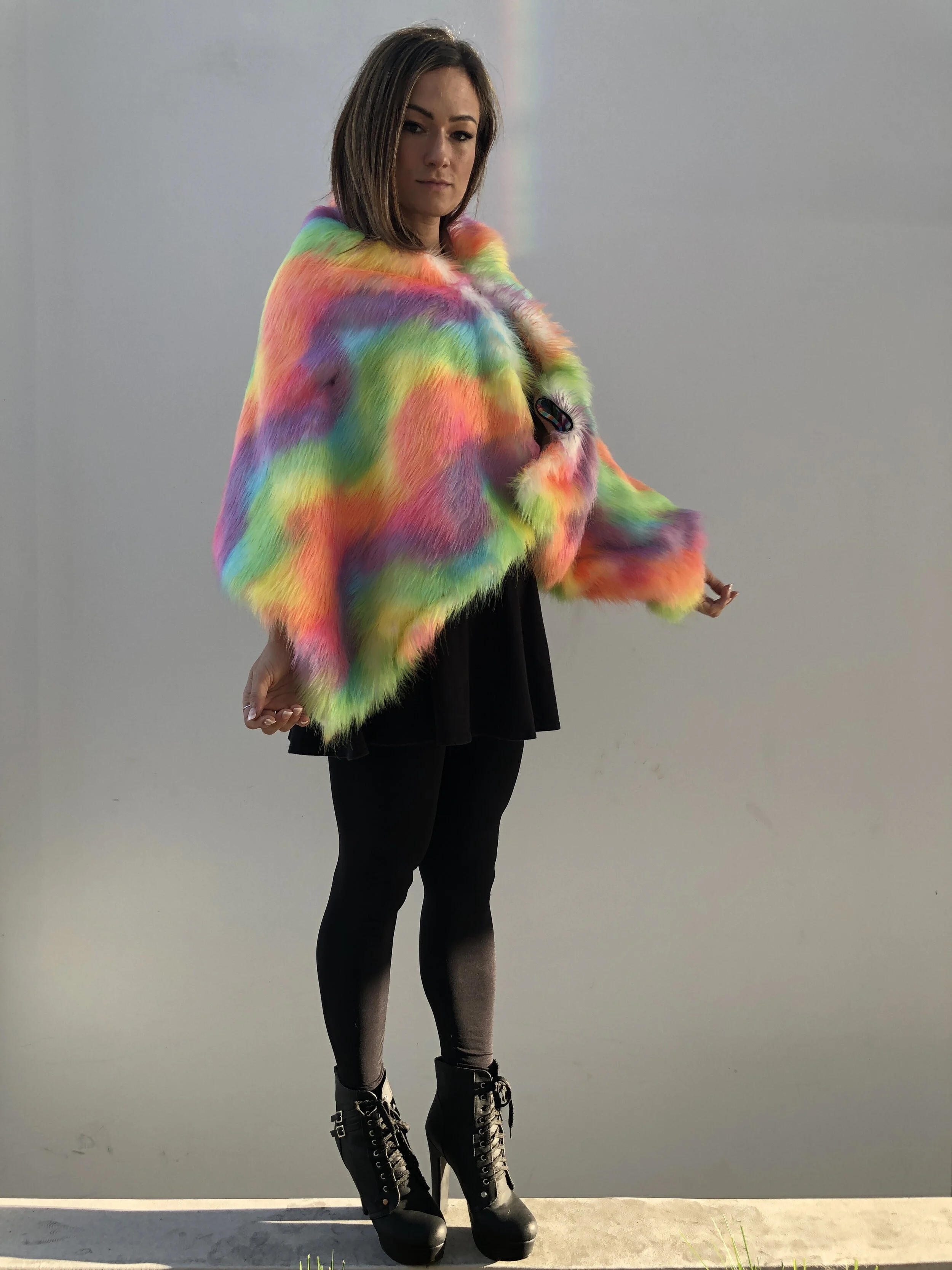 Rainbow Poncho (Kids/Cropped size)