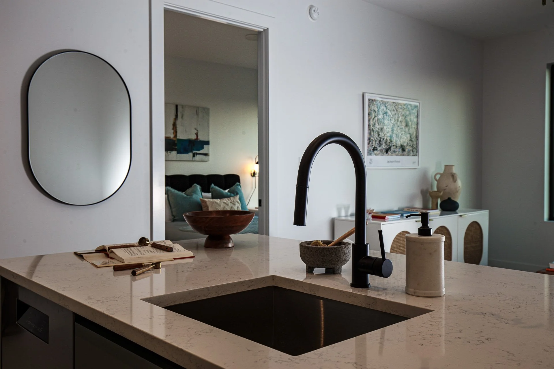 636 Showroom - Kitchen 2-1 - Web.jpeg