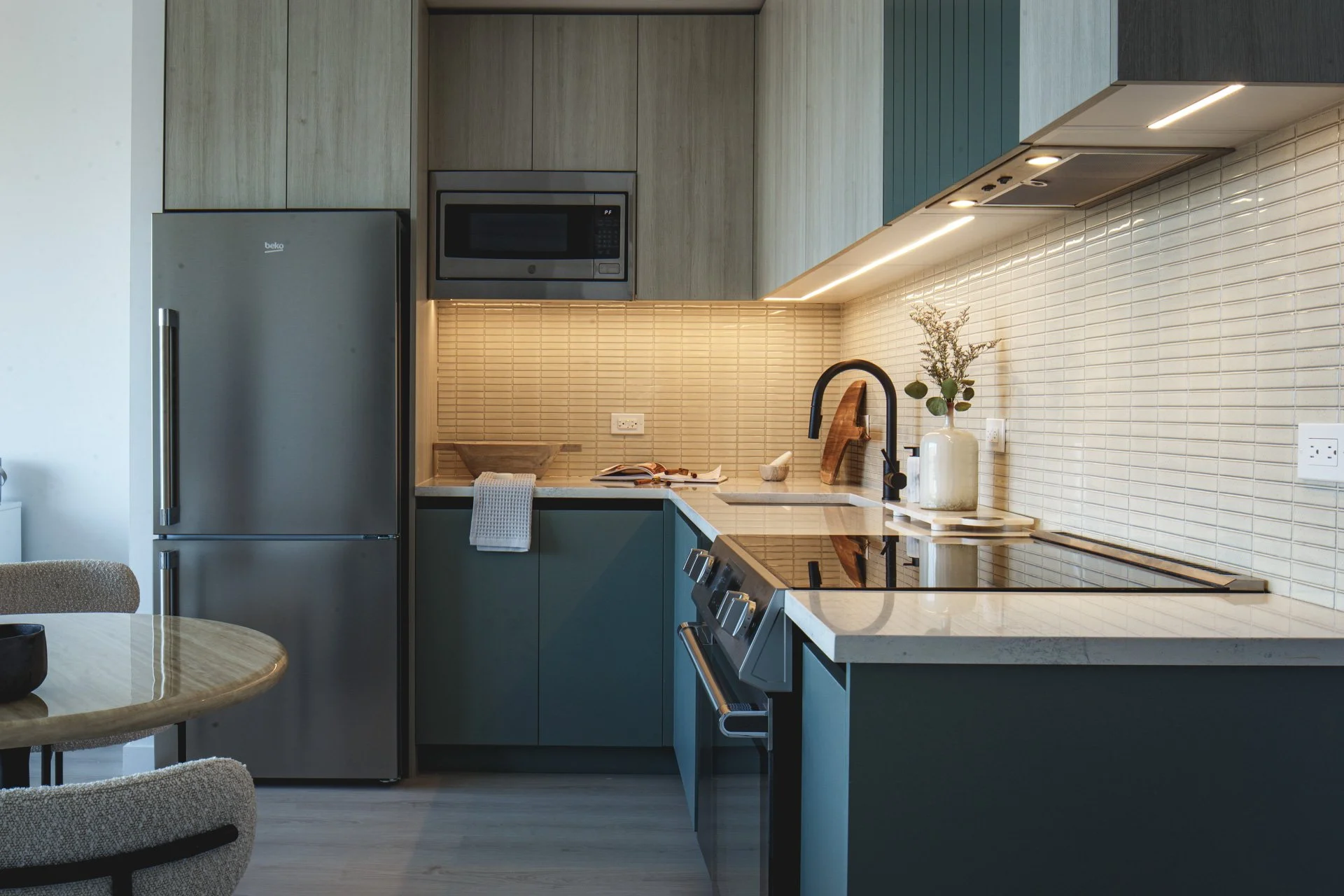 631 Showroom - Kitchen 2-1 - Web.jpeg