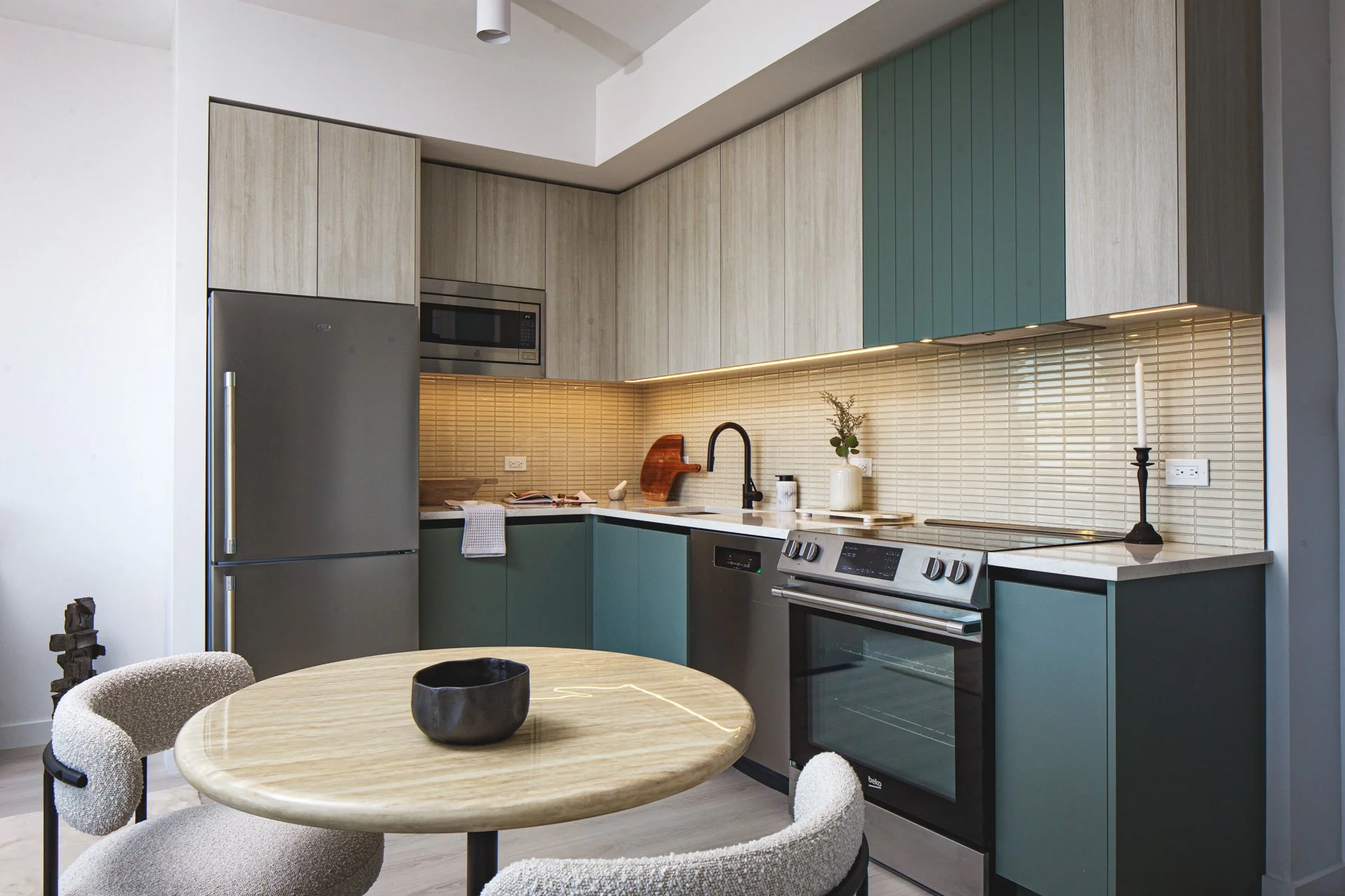 631 Showroom - Kitchen 1-1 - Web.jpeg