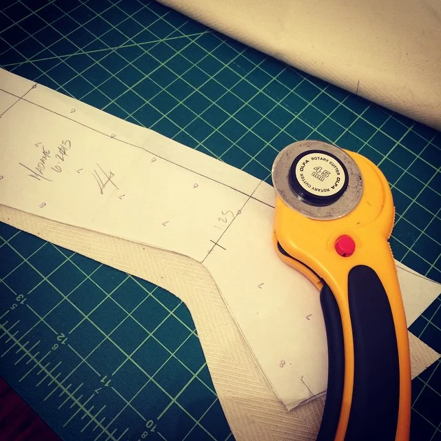 Mockup fabric is generally less expensive than that used for the final corset. via @popantique on Instagram