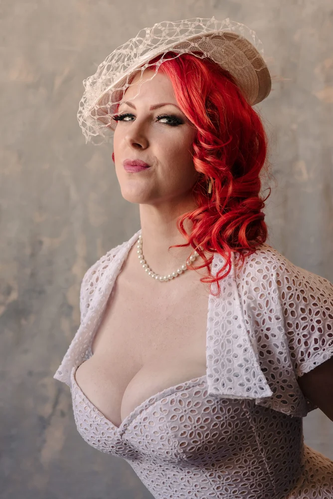 Corset: Dark Garden "Valentine" | Millinery: Kalico Delafay | Model: Miss If 'N Whendy | Photo © Loic Nicolos