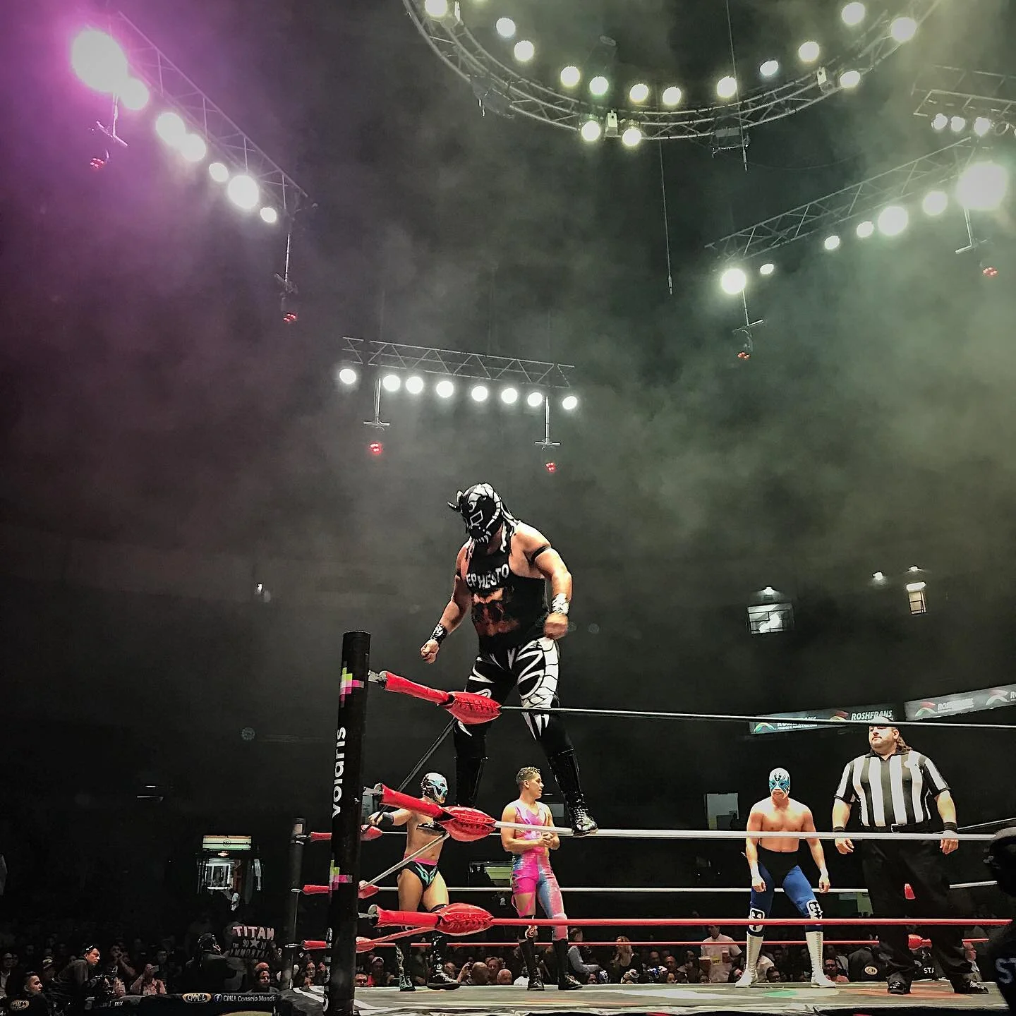 📍Arena Mexico / Weekend Wrestling
.
.
.
#luchalibre #wwe #prowrestling #cmll #impactwrestling #smackdown