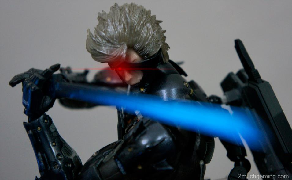 Play-Arts-Kai-Raiden-01.jpg