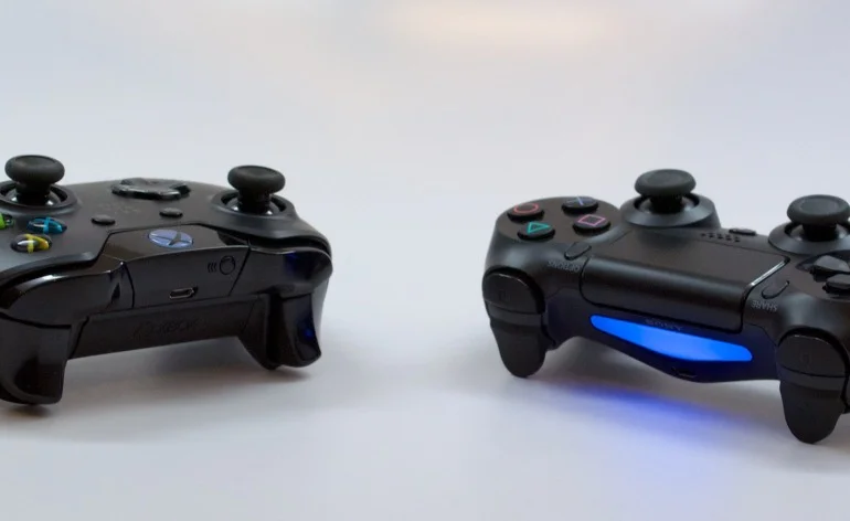 PS4-vs-Xbox-One-2-770x472.jpg