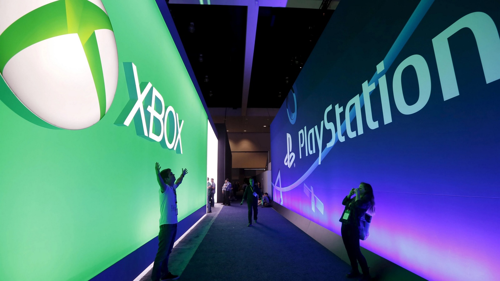 Analysis: Cloud gaming on Xbox illustrates Microsoft's console strategy  versus Sony – GeekWire