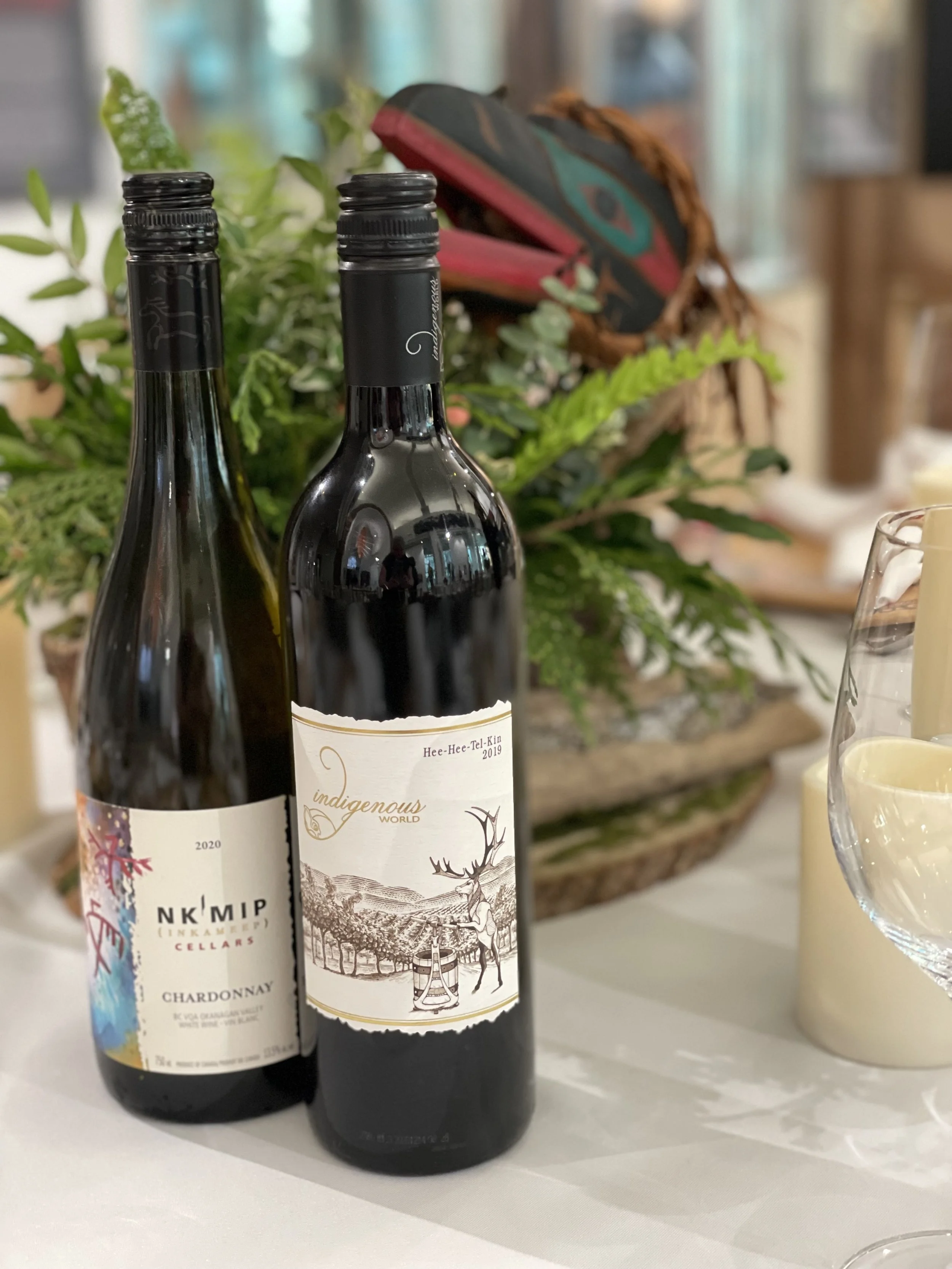 Centre piece rental from Hummingbird Decor