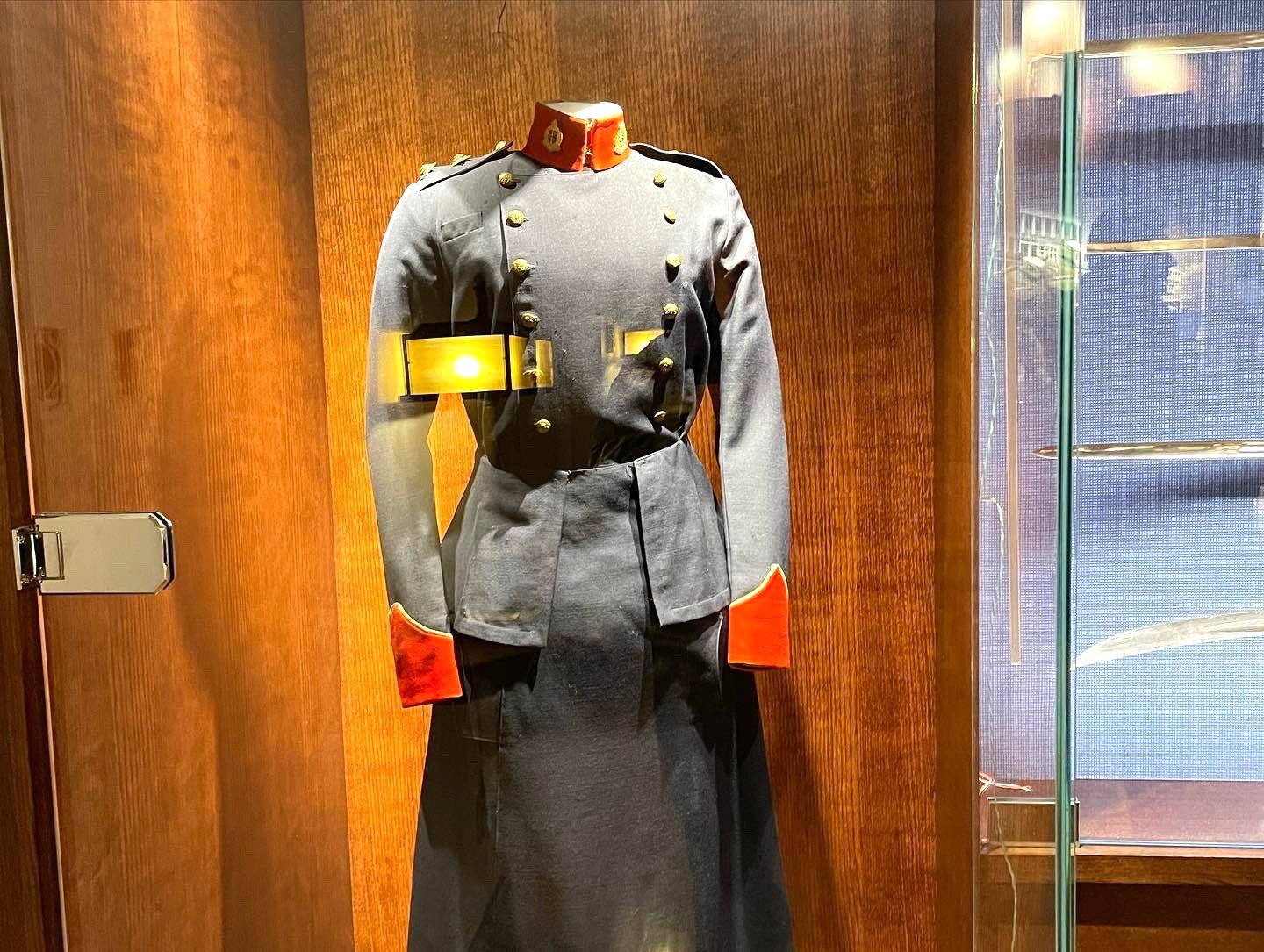 Officer Mess_female uniform.jpg