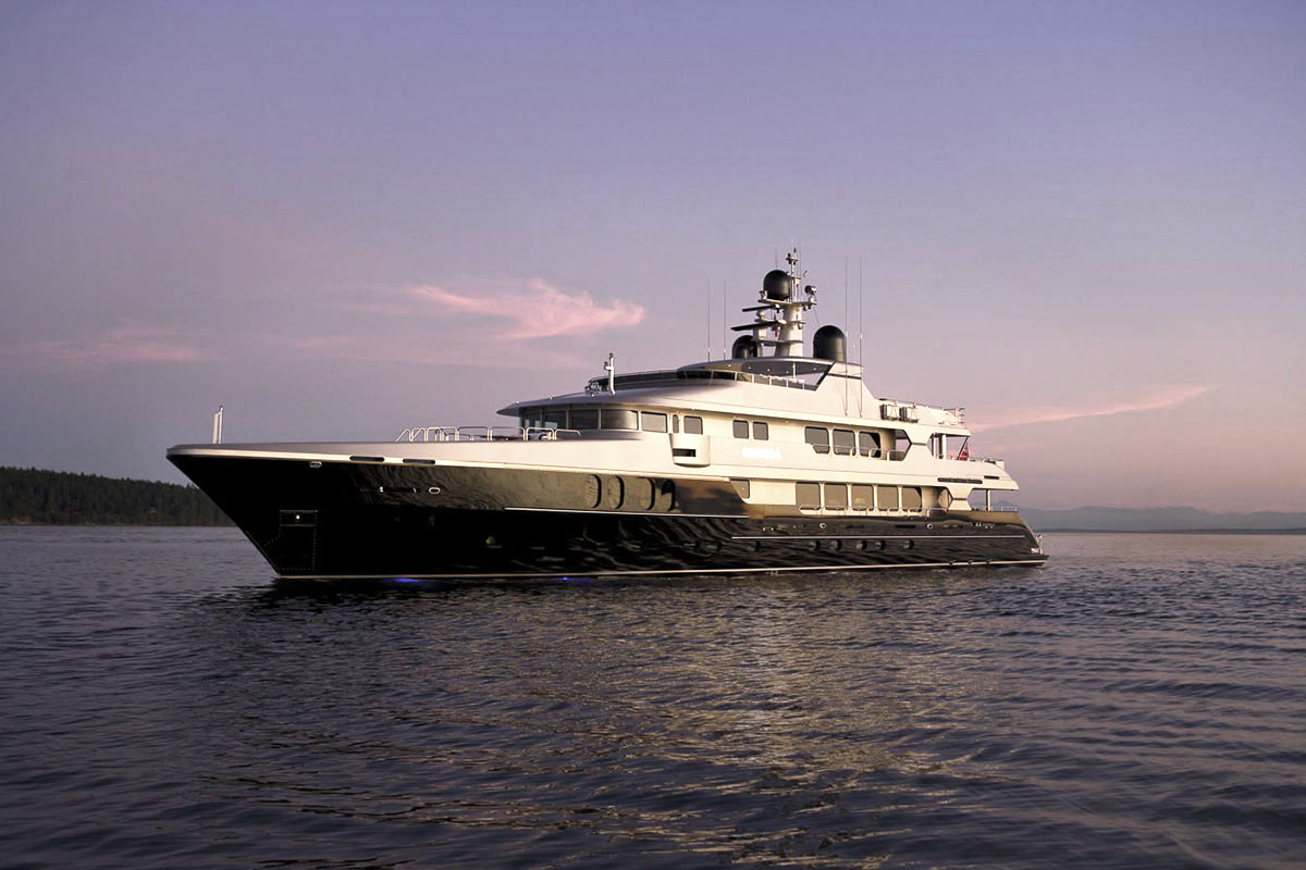 ODESSA WON THE BEST INTERIOR DESIGN SEMI-DISPLACEMENT OR PLANING MOTOR YACHT AT THE SHOWBOAT DESIGN AWARDS 2010