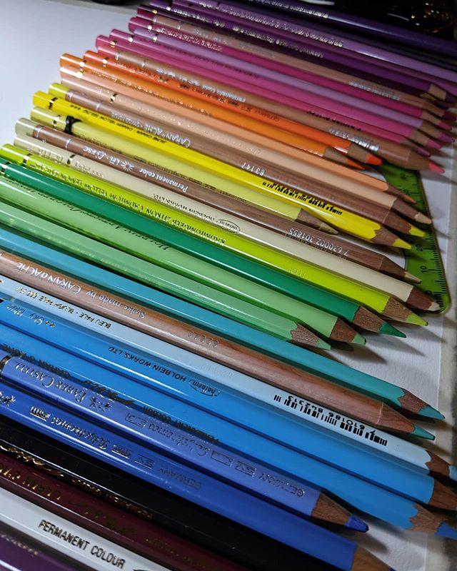 Just picking out a few colours for my next piece.
.
.
.
#pencilart #drawing #rainbow #fabercastell #holbein #carandache #traditionalart
