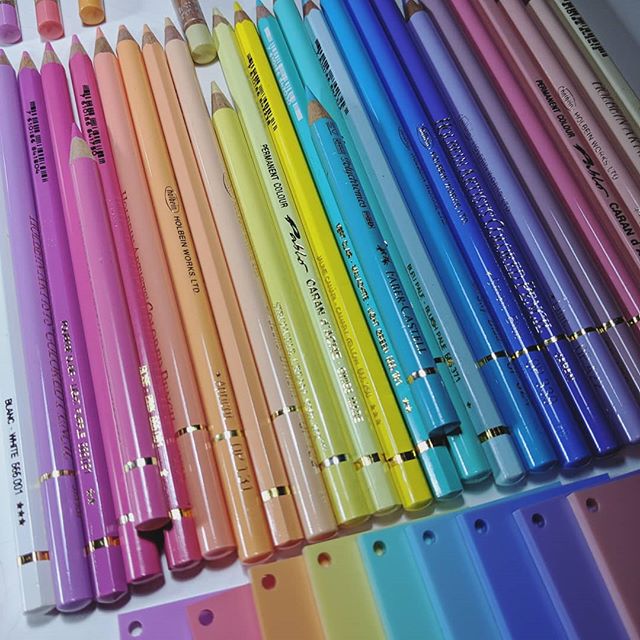 Pastel anyone?
Scrapped my last palette - biting off more than I can chew with this idea and afraid to put pencil to paper but hopefully getting closer.
.
.
.
#drawing #pencildrawing #pencilart #colouredpencil #coloredpencil #fabercastell #holbein #c