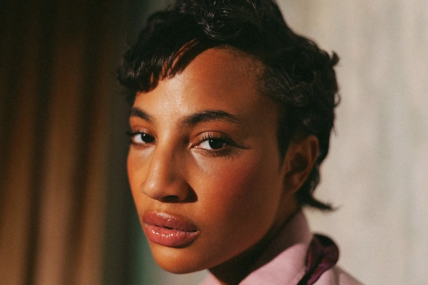 Laurice, 2026 ⚡️

Shot on @sonyalpha @sonyelectronics A7 IV w/ @canonusa 50mm 1.8 w/ @sigmaphoto MC-11 adapter 

Lighting: @nanliteusa FC-500B 
Studio: @dayglowstudiosla 

#ASwayBayVisual #portrait #losangeles #model #cinematic