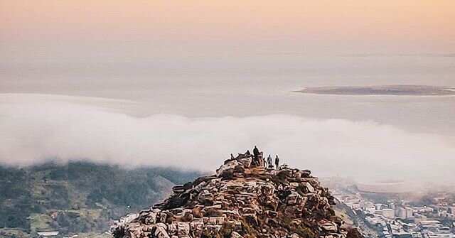 New route for me today! Still can't believe I've lived here my whole life and never explored some of these spots. Better late than never I guess 🙂 Lovely sunrise mission to Oppelskop Ridge above the city bowl to 'semi' surprise (she's way too observ